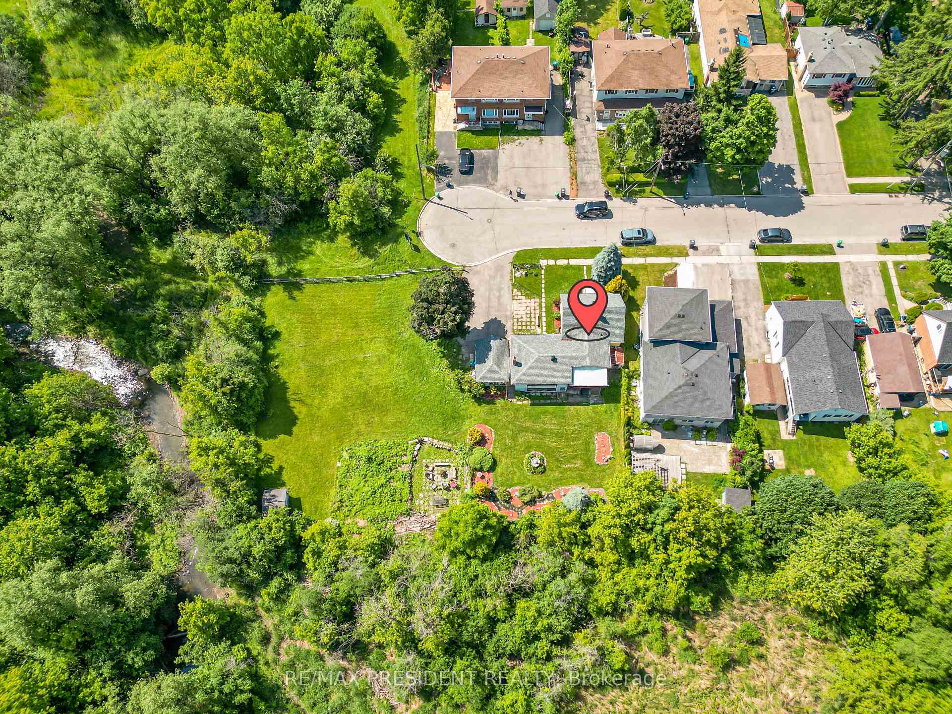 Photo 28 of 61 Royce Avenue, Brampton, Downtown Brampton — HOMEH