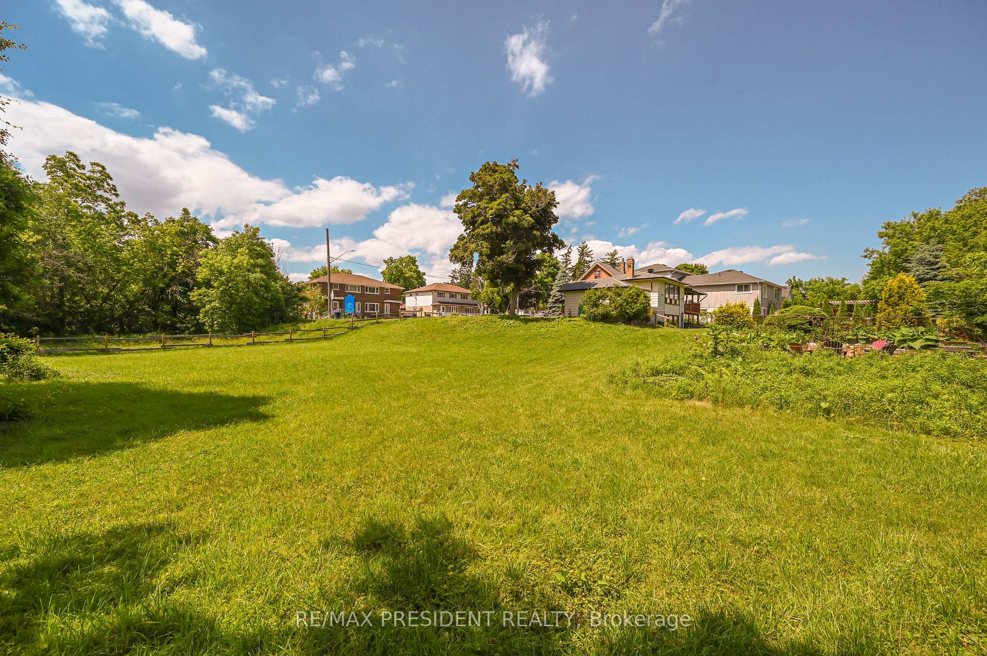 Photo 96 of 61 Royce Avenue, Brampton, Downtown Brampton — HOMEH