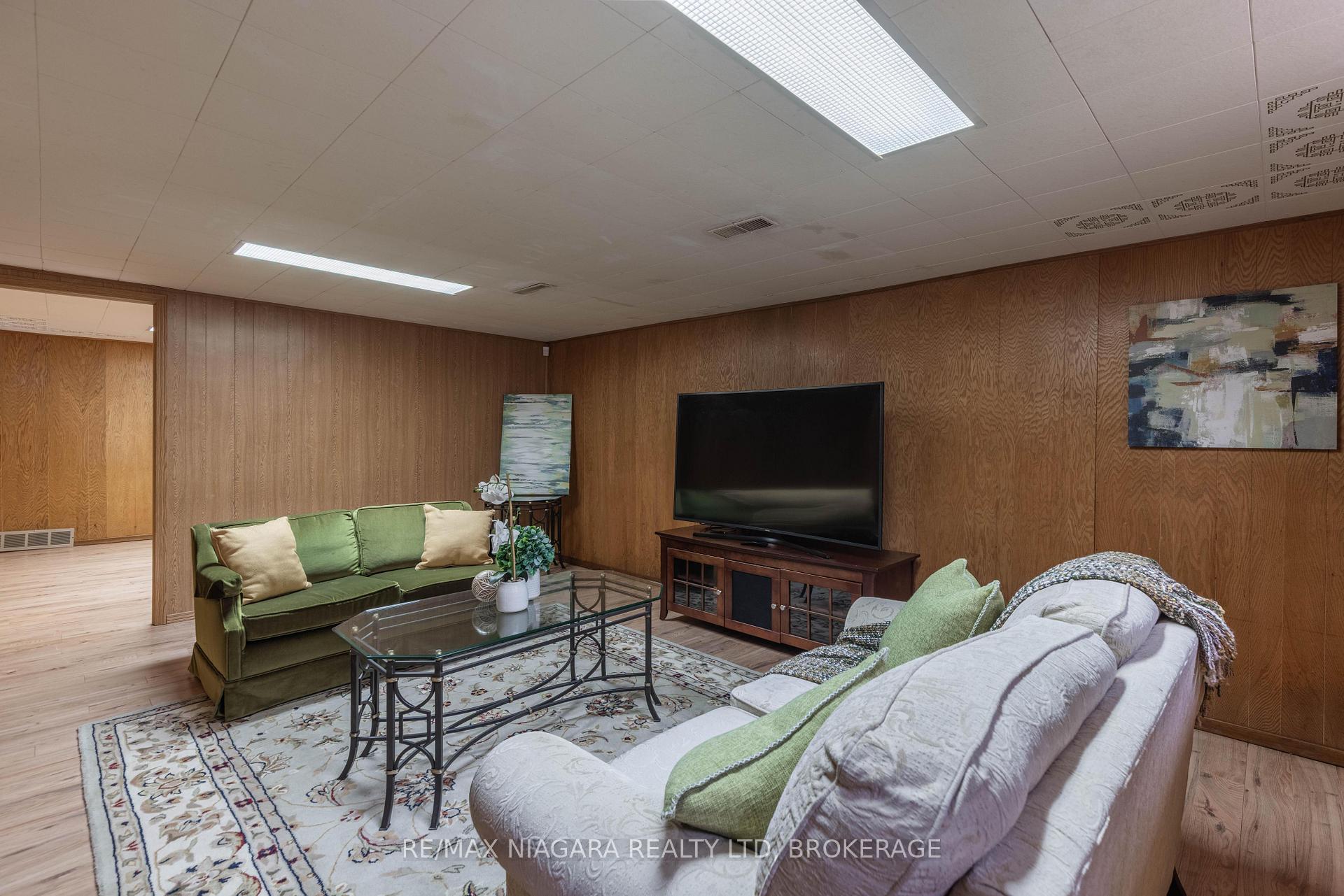 Photo 18 of 62 Masterson Drive, St. Catharines, Glendale/Glenridge — HOMEH