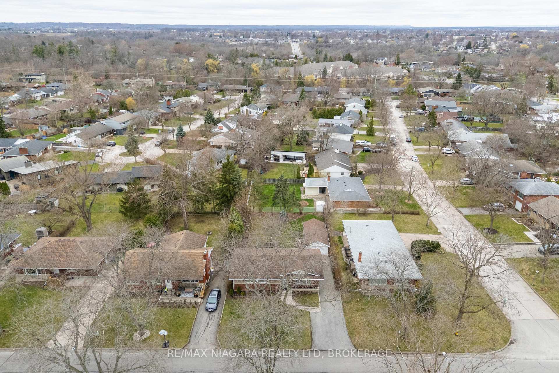 Photo 28 of 62 Masterson Drive, St. Catharines, Glendale/Glenridge — HOMEH