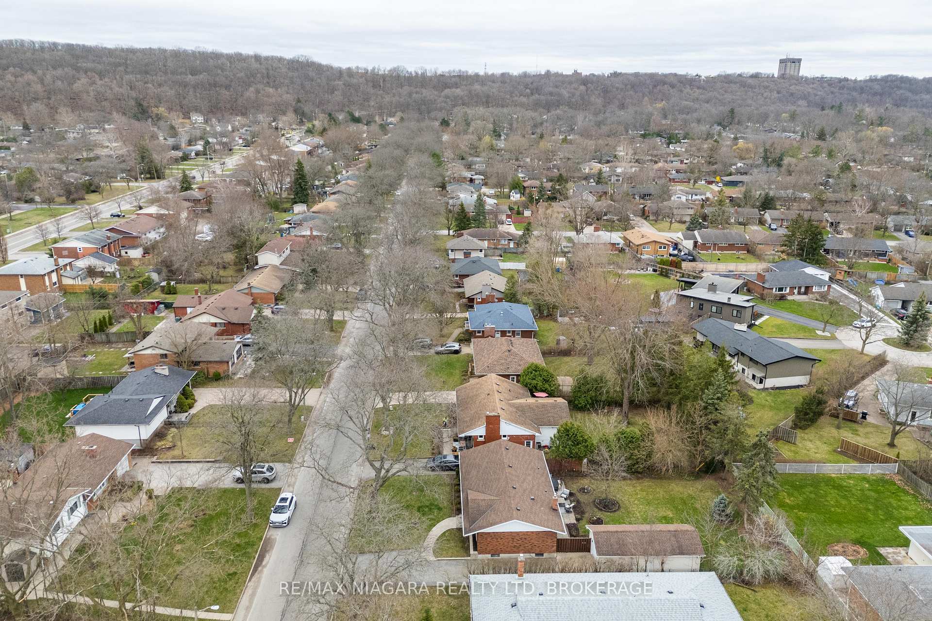 Photo 29 of 62 Masterson Drive, St. Catharines, Glendale/Glenridge — HOMEH