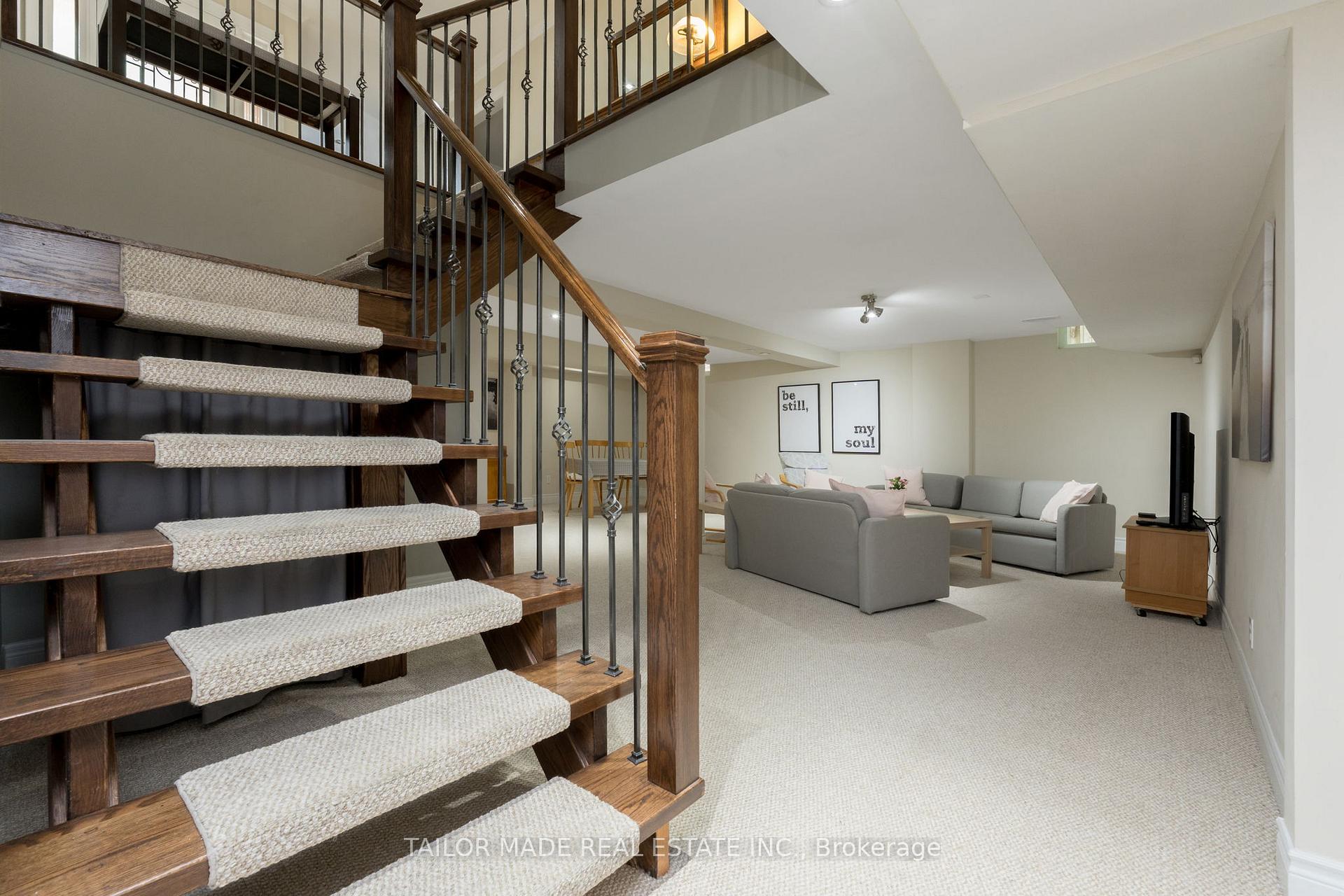 Photo 9 of 20 Lennox Court, Brampton, Snelgrove — HOMEH