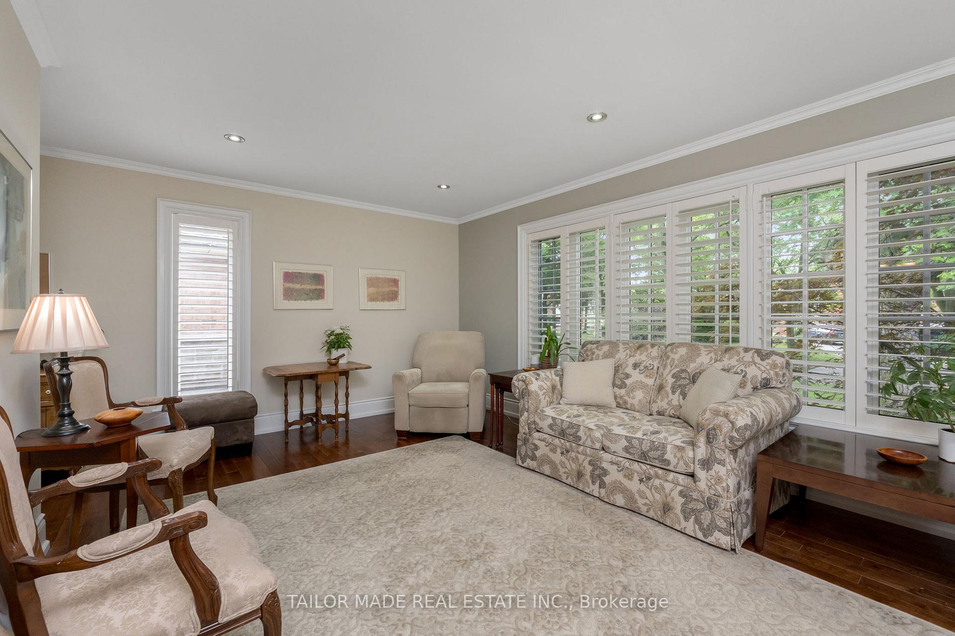Photo 15 of 20 Lennox Court, Brampton, Snelgrove — HOMEH
