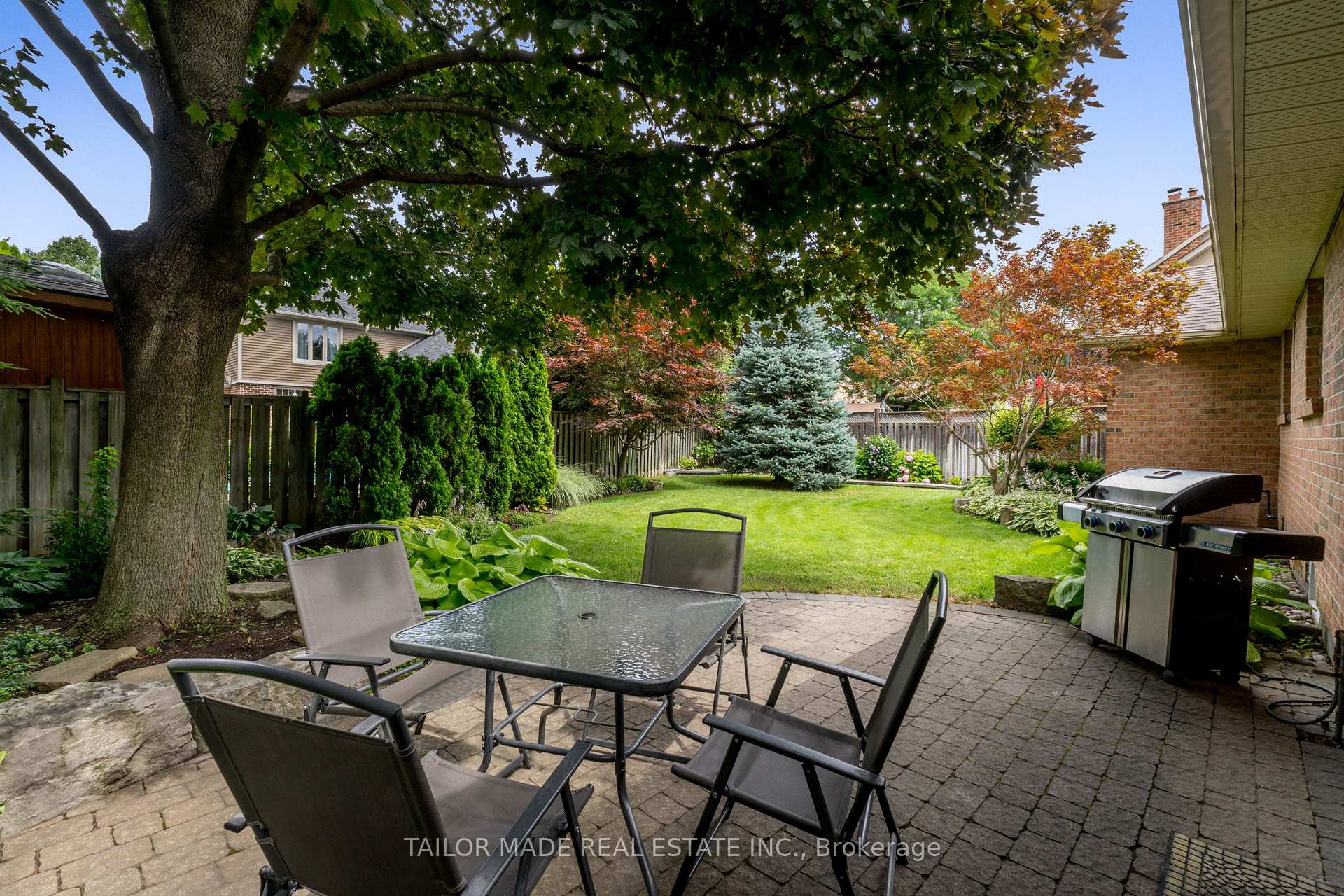 Photo 17 of 20 Lennox Court, Brampton, Snelgrove — HOMEH