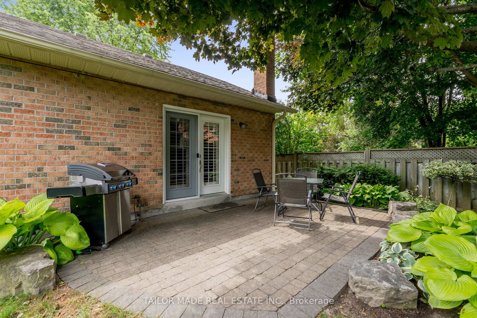 Photo 18 of 20 Lennox Court, Brampton, Snelgrove — HOMEH