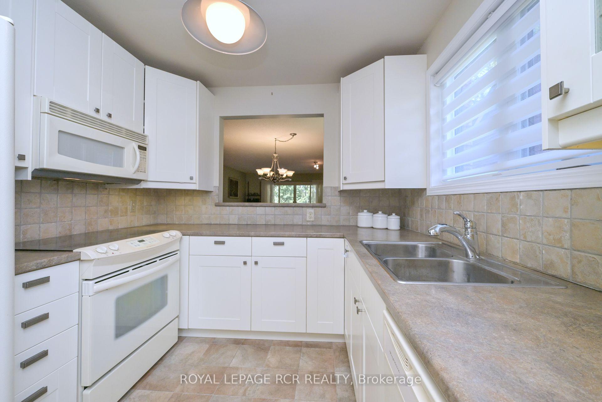 Photo 9 of 8 Green Briar Road, New Tecumseth, Alliston — HOMEH