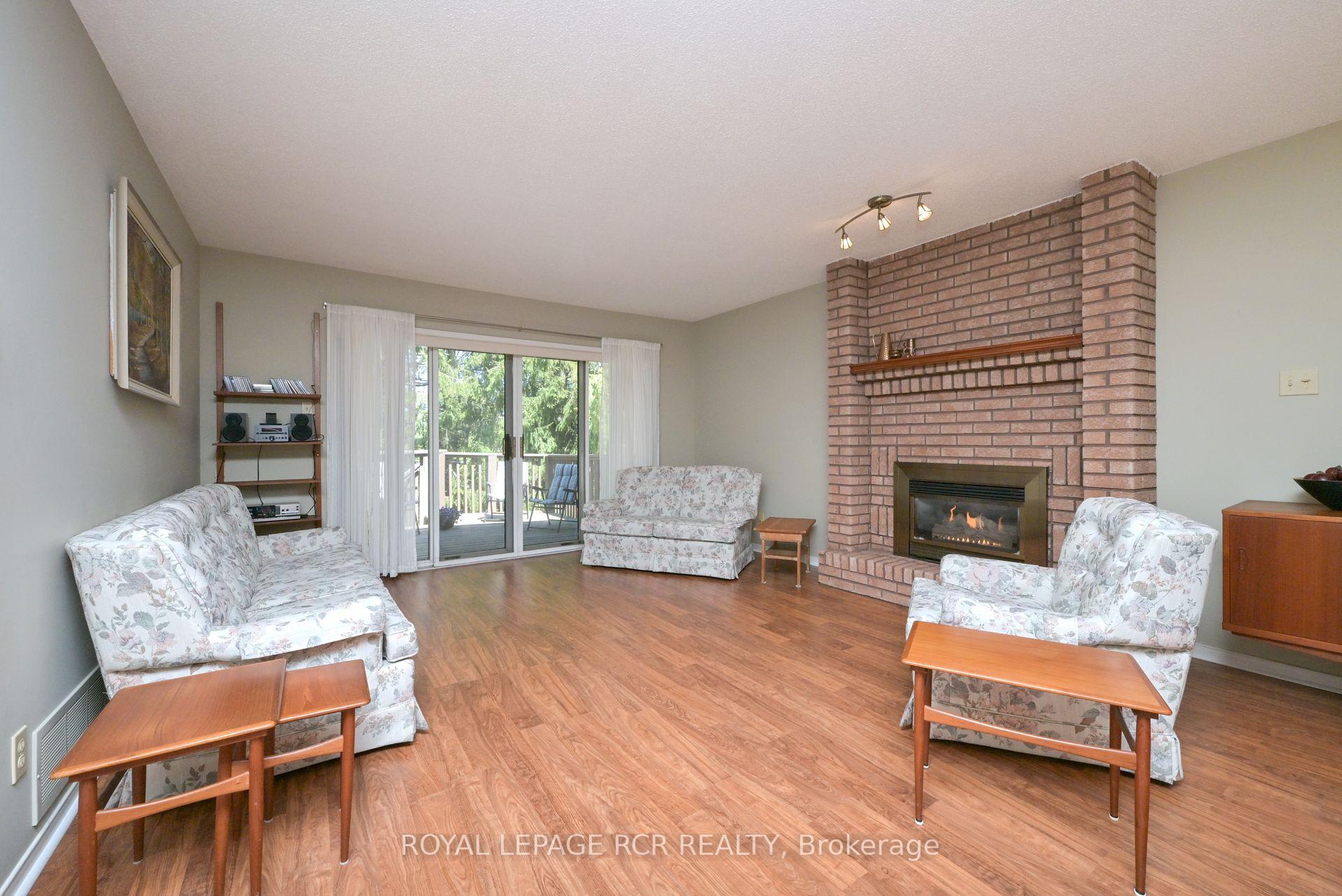 Photo 10 of 8 Green Briar Road, New Tecumseth, Alliston — HOMEH