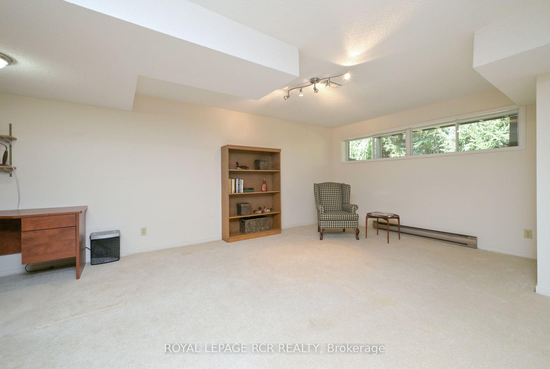 Photo 21 of 8 Green Briar Road, New Tecumseth, Alliston — HOMEH