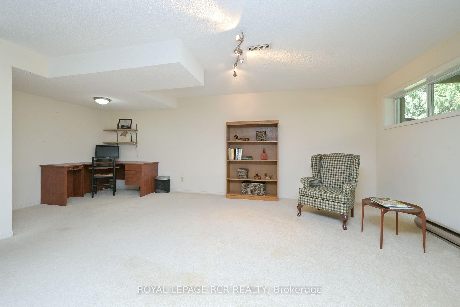 Photo 24 of 8 Green Briar Road, New Tecumseth, Alliston — HOMEH