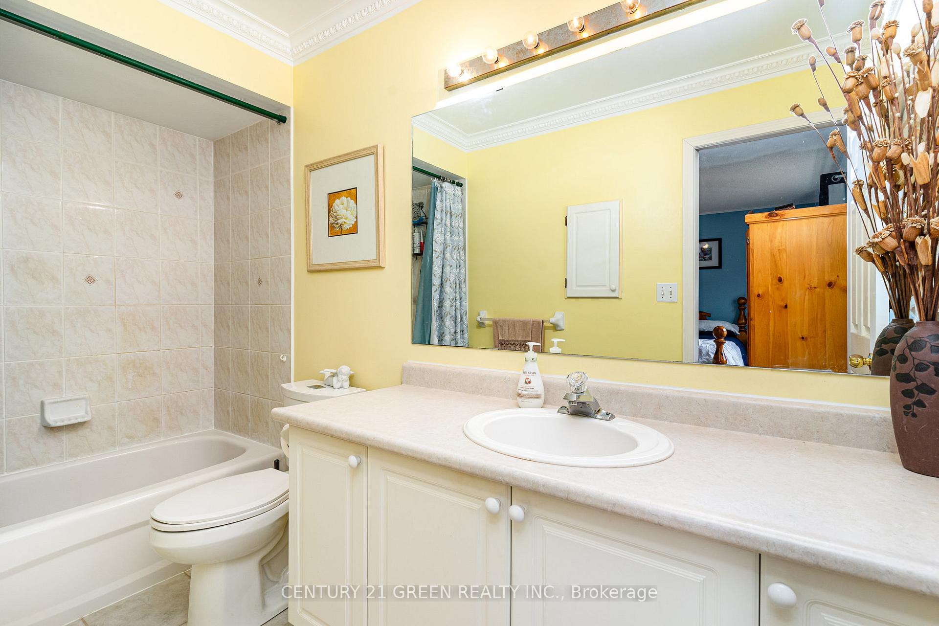 Photo 22 of 19 Fairway Court, Brampton, Heart Lake East — HOMEH
