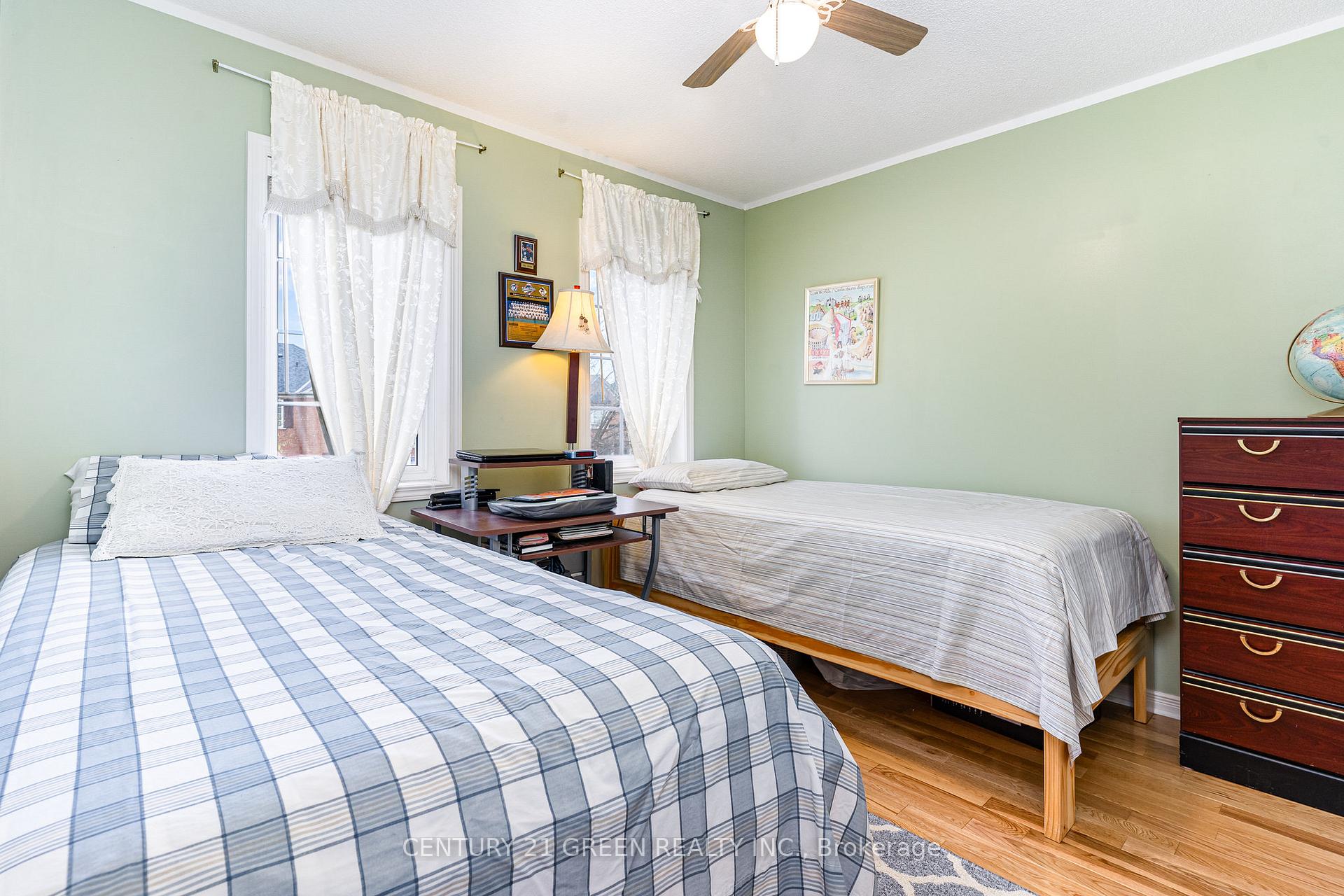 Photo 23 of 19 Fairway Court, Brampton, Heart Lake East — HOMEH