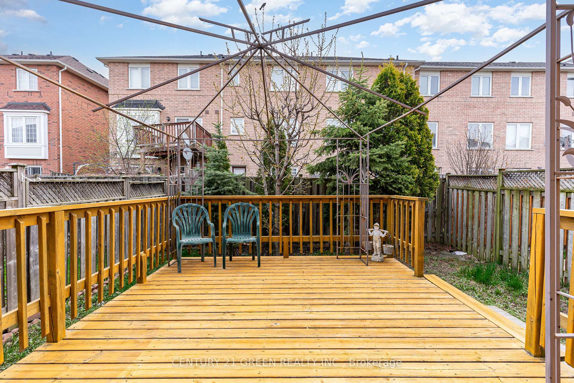Photo 32 of 19 Fairway Court, Brampton, Heart Lake East — HOMEH