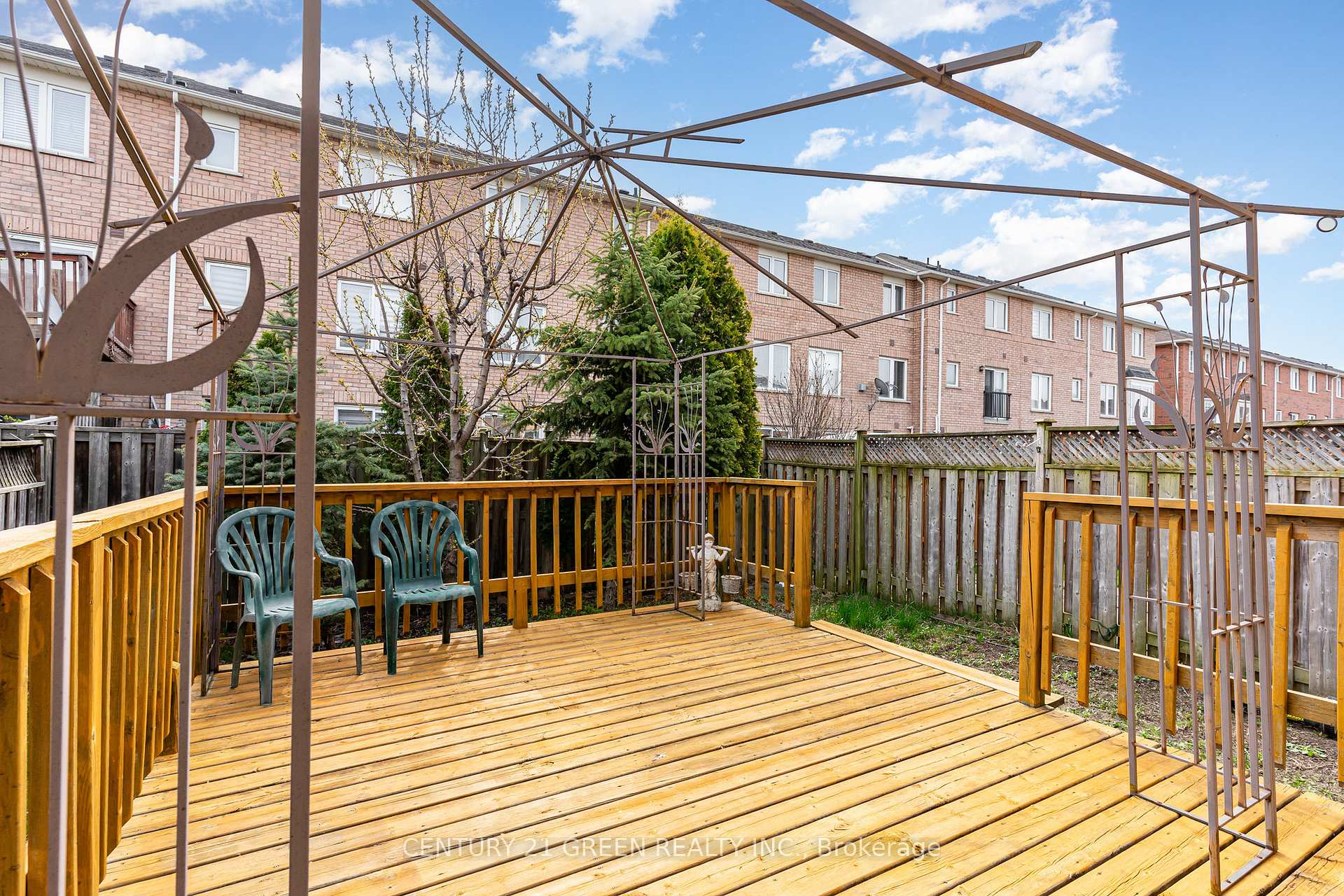 Photo 33 of 19 Fairway Court, Brampton, Heart Lake East — HOMEH