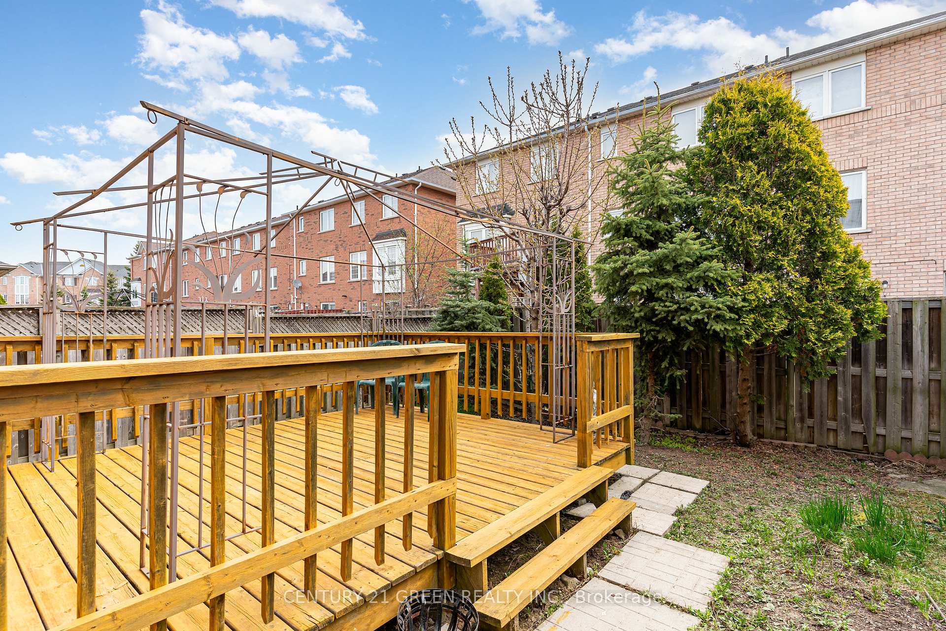Photo 34 of 19 Fairway Court, Brampton, Heart Lake East — HOMEH