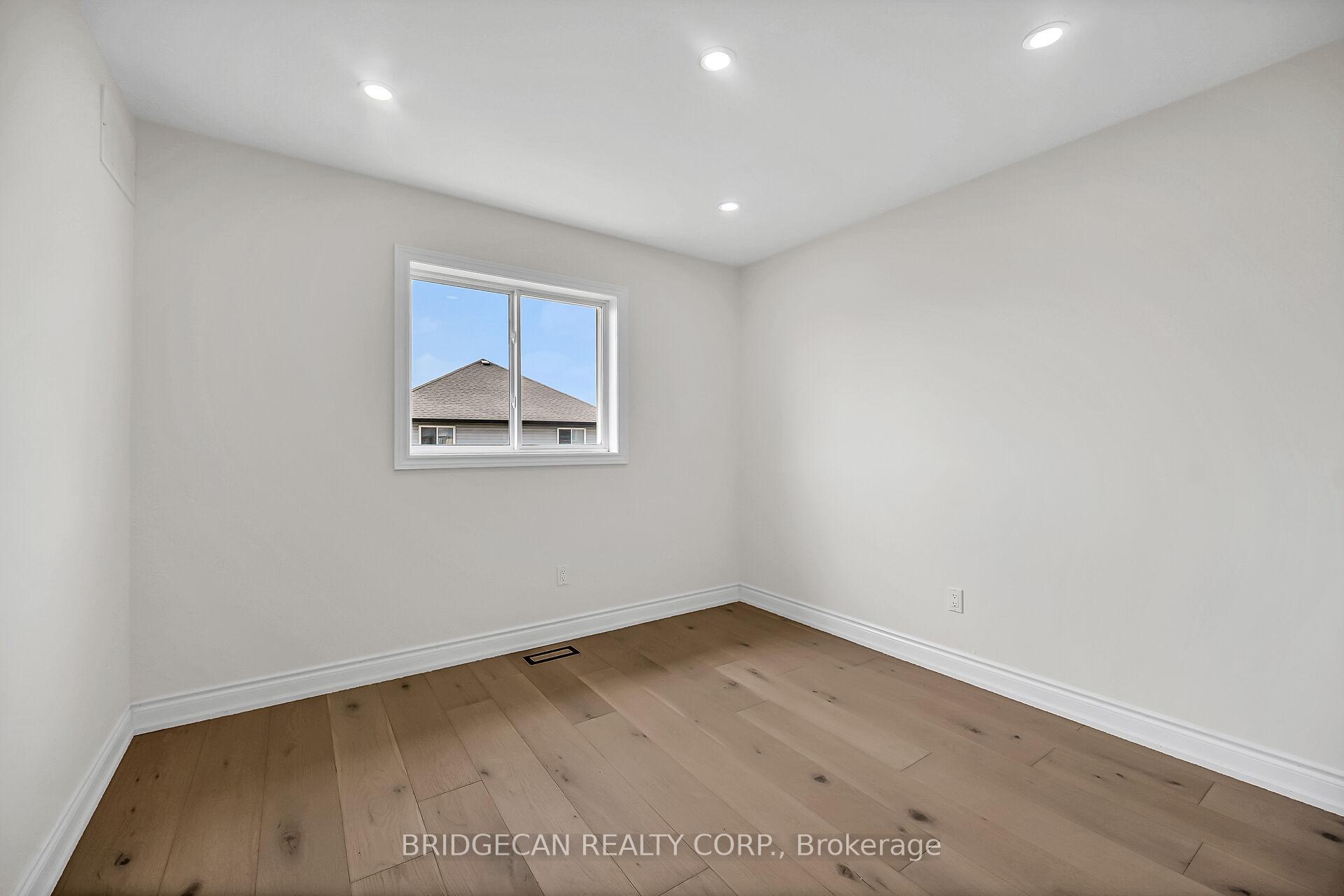 Photo 35 of 40 Davinci Boulevard, Hamilton, Carpenter — HOMEH