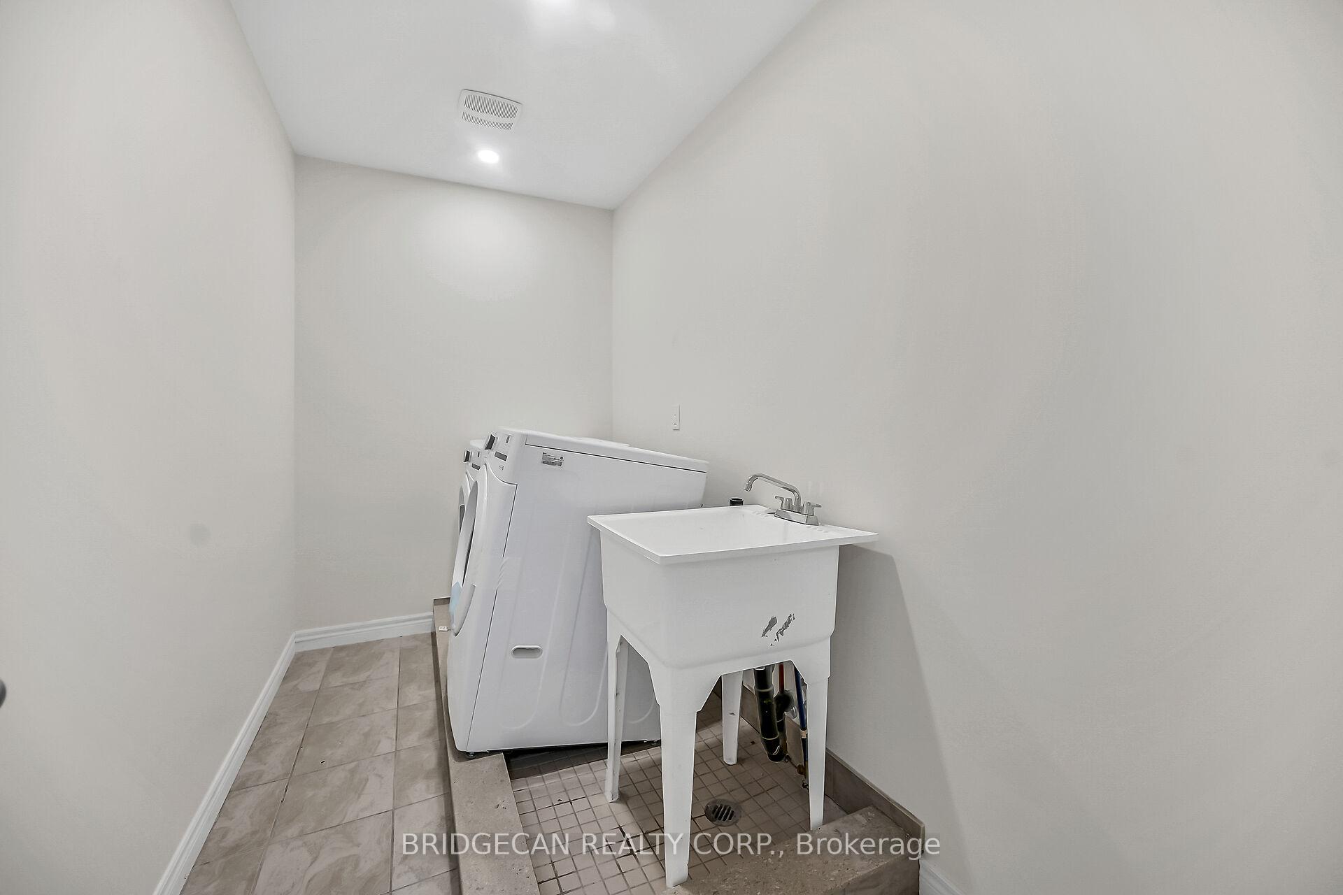 Photo 37 of 40 Davinci Boulevard, Hamilton, Carpenter — HOMEH