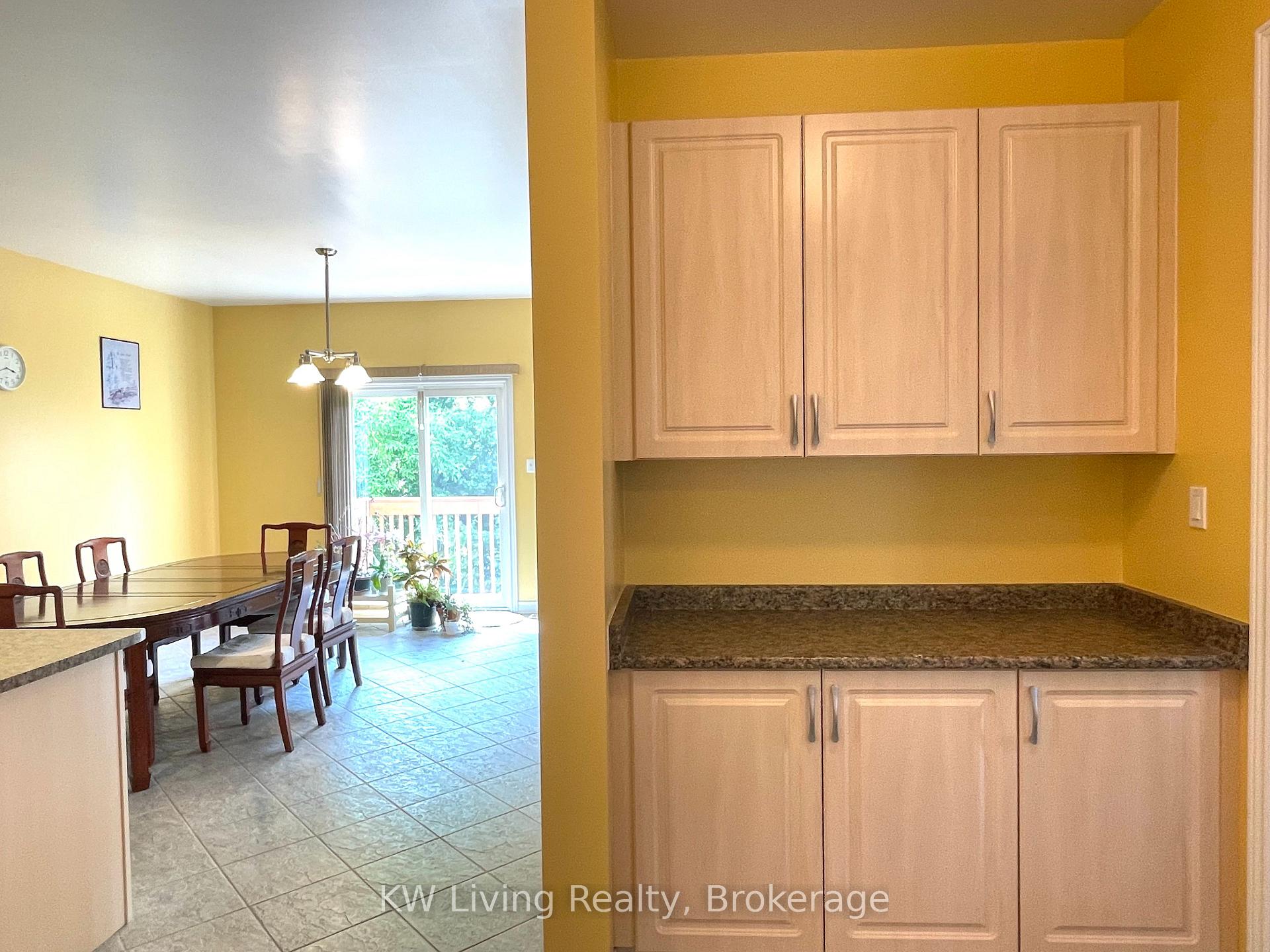 Photo 9 of 64 Oblate Crescent, Brampton, Bram West — HOMEH