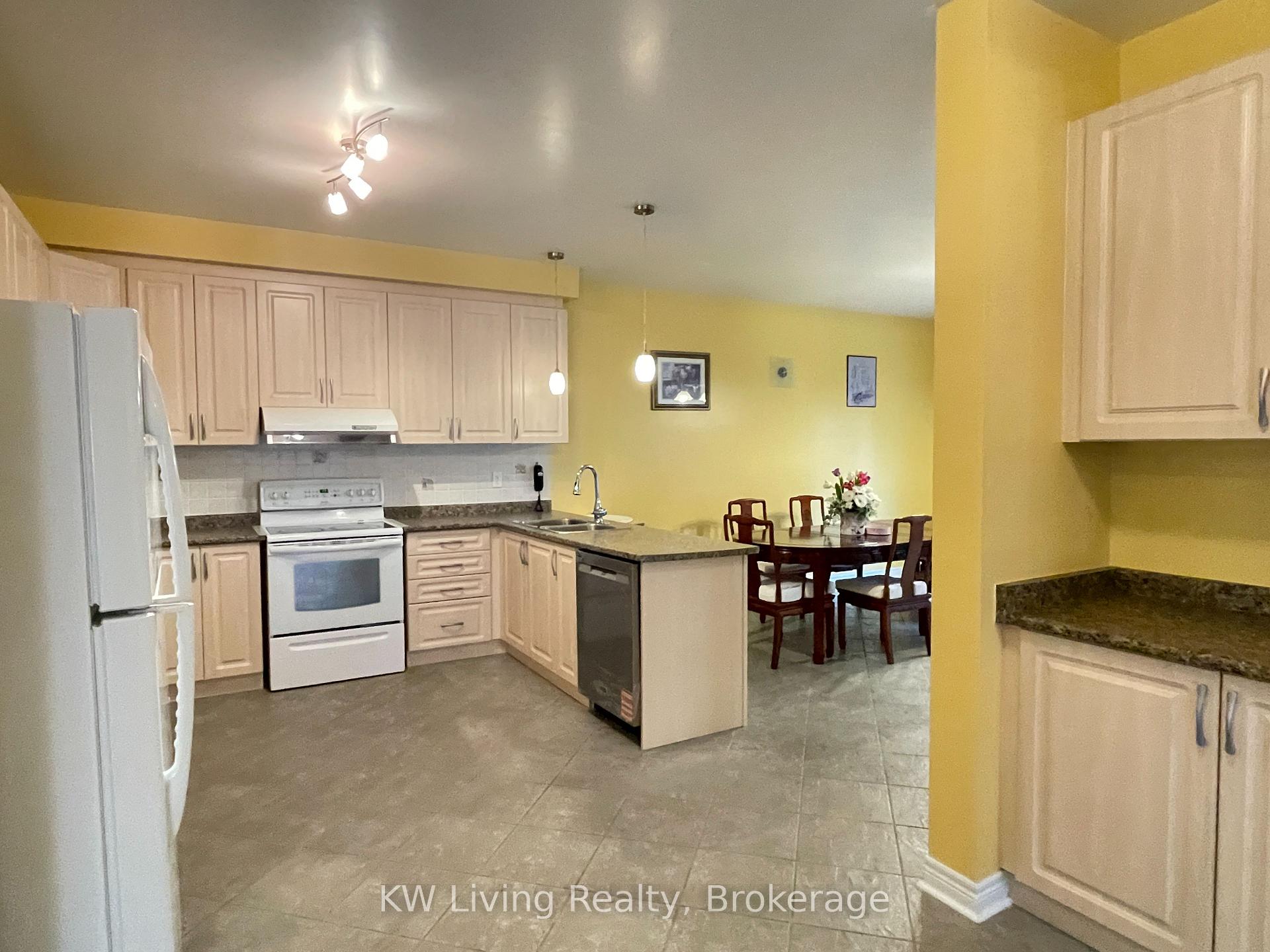 Photo 10 of 64 Oblate Crescent, Brampton, Bram West — HOMEH