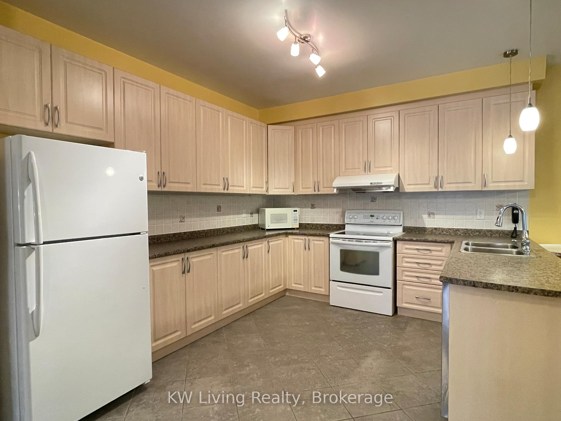 Photo 11 of 64 Oblate Crescent, Brampton, Bram West — HOMEH