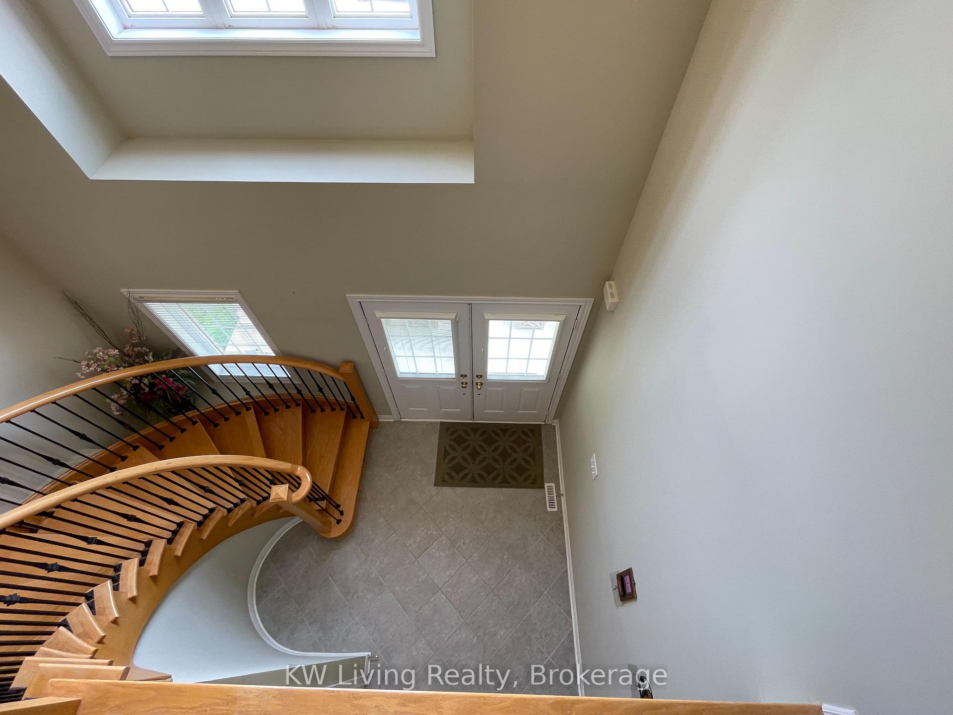 Photo 19 of 64 Oblate Crescent, Brampton, Bram West — HOMEH
