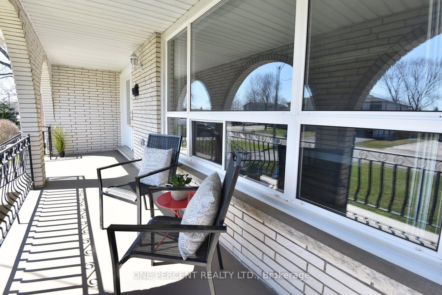 Photo 3 of 136 Eleanor Avenue, Hamilton, Eleanor — HOMEH