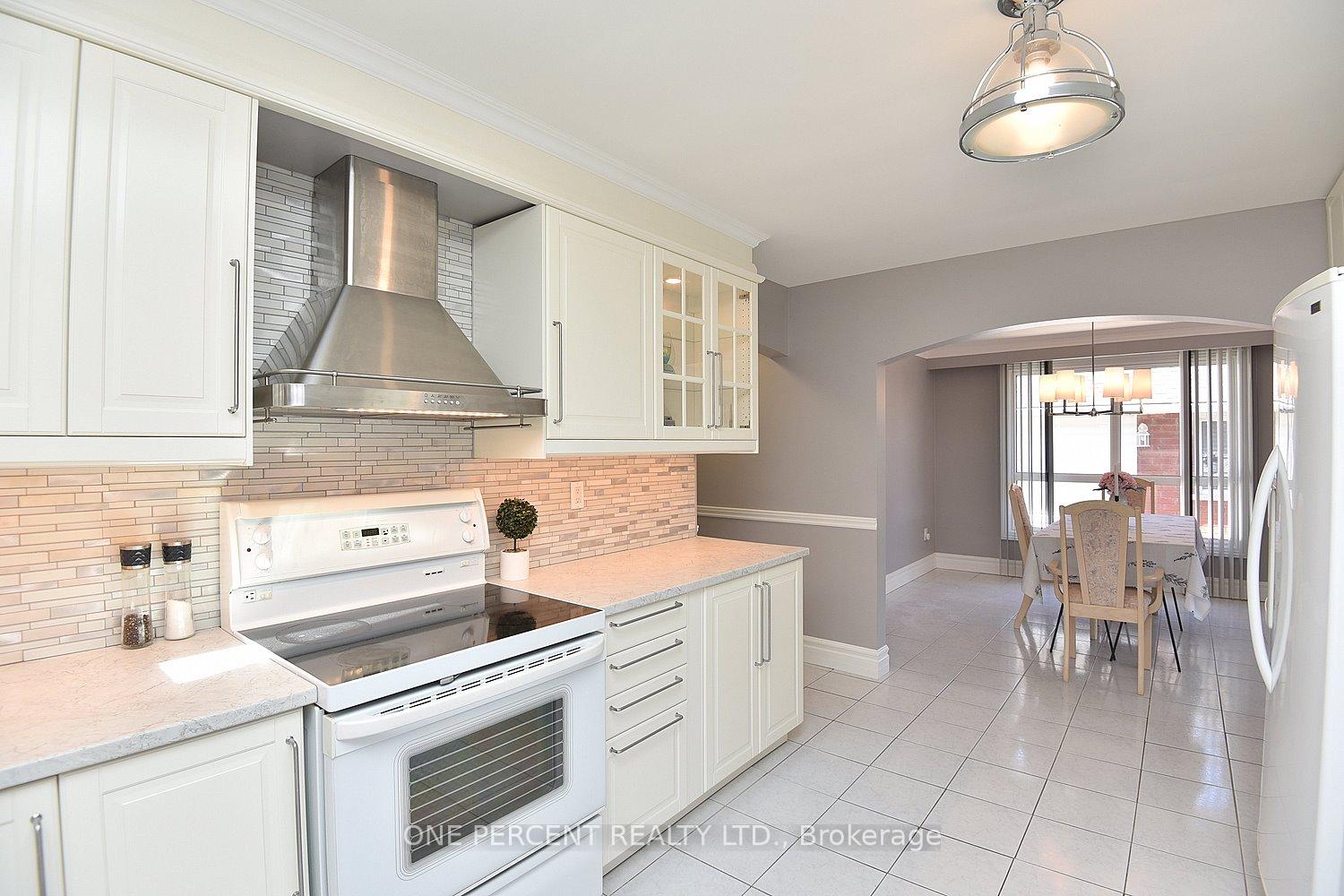 Photo 7 of 136 Eleanor Avenue, Hamilton, Eleanor — HOMEH
