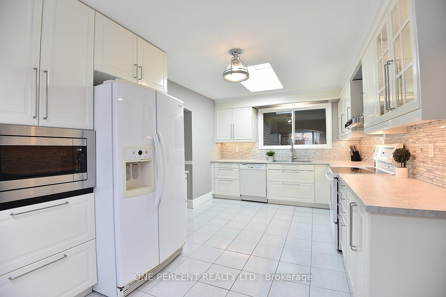 Photo 9 of 136 Eleanor Avenue, Hamilton, Eleanor — HOMEH