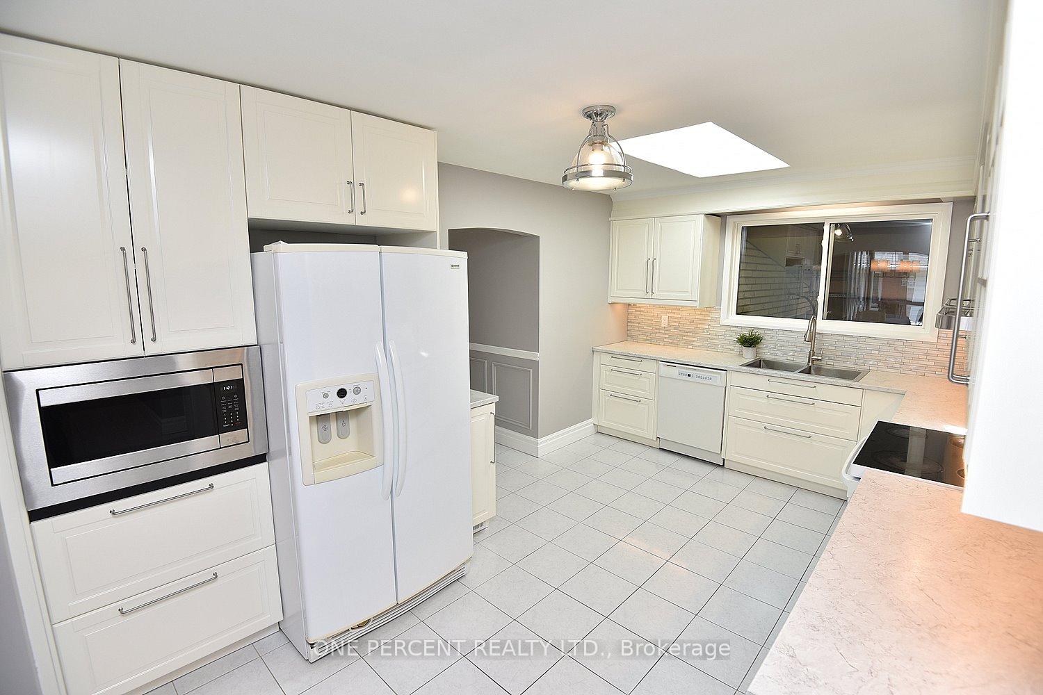 Photo 11 of 136 Eleanor Avenue, Hamilton, Eleanor — HOMEH