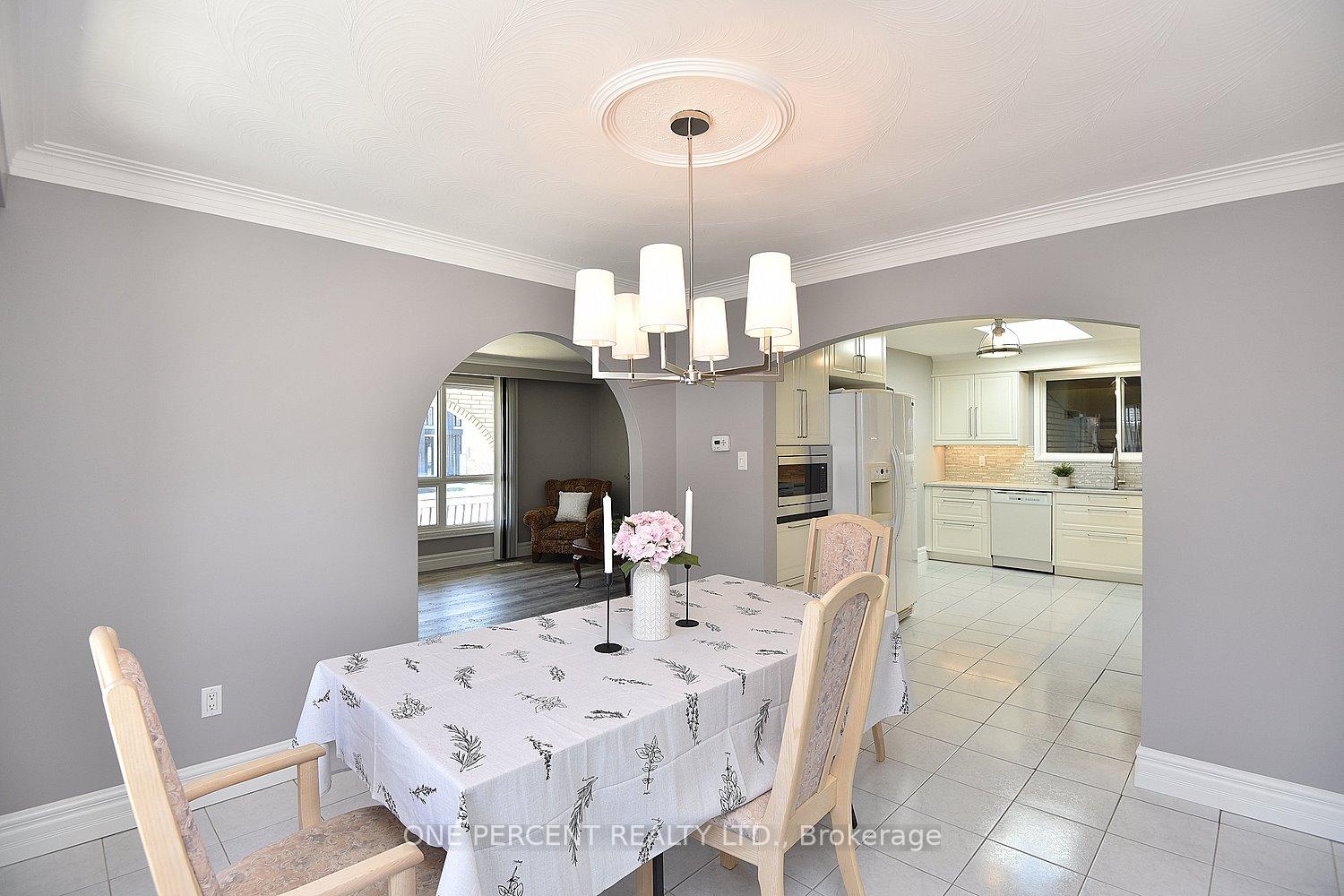 Photo 12 of 136 Eleanor Avenue, Hamilton, Eleanor — HOMEH