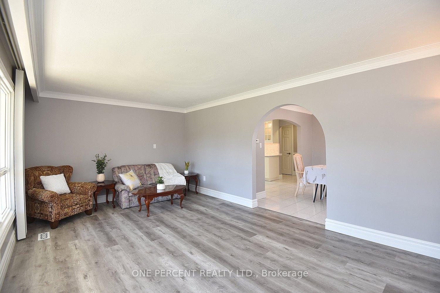 Photo 15 of 136 Eleanor Avenue, Hamilton, Eleanor — HOMEH