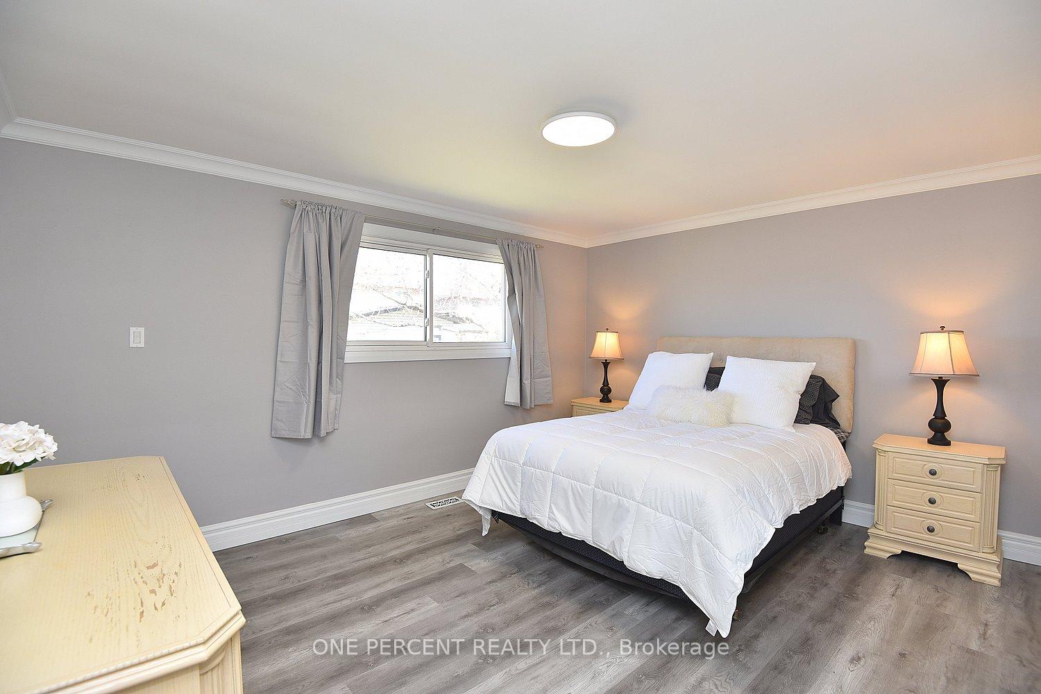 Photo 17 of 136 Eleanor Avenue, Hamilton, Eleanor — HOMEH