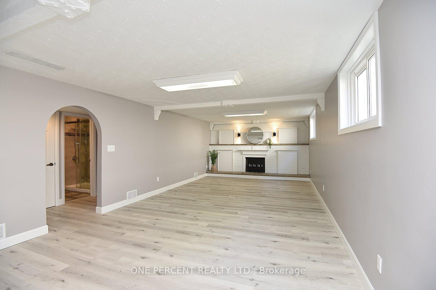 Photo 25 of 136 Eleanor Avenue, Hamilton, Eleanor — HOMEH