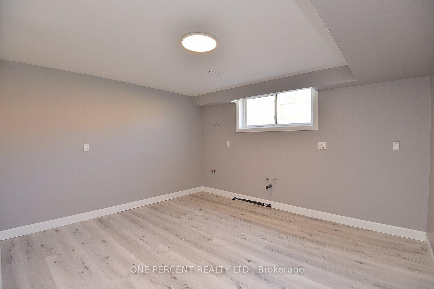Photo 29 of 136 Eleanor Avenue, Hamilton, Eleanor — HOMEH