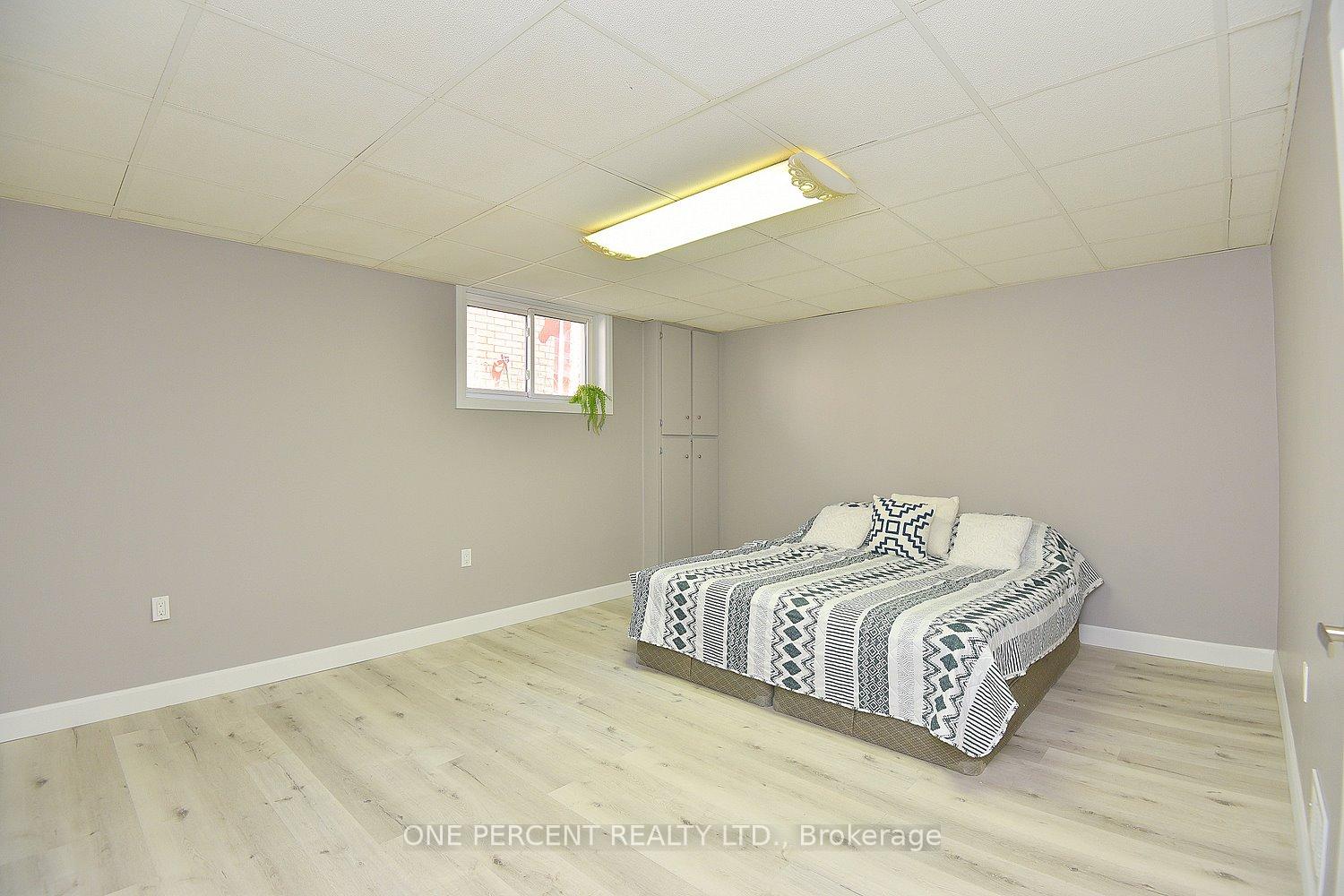 Photo 30 of 136 Eleanor Avenue, Hamilton, Eleanor — HOMEH