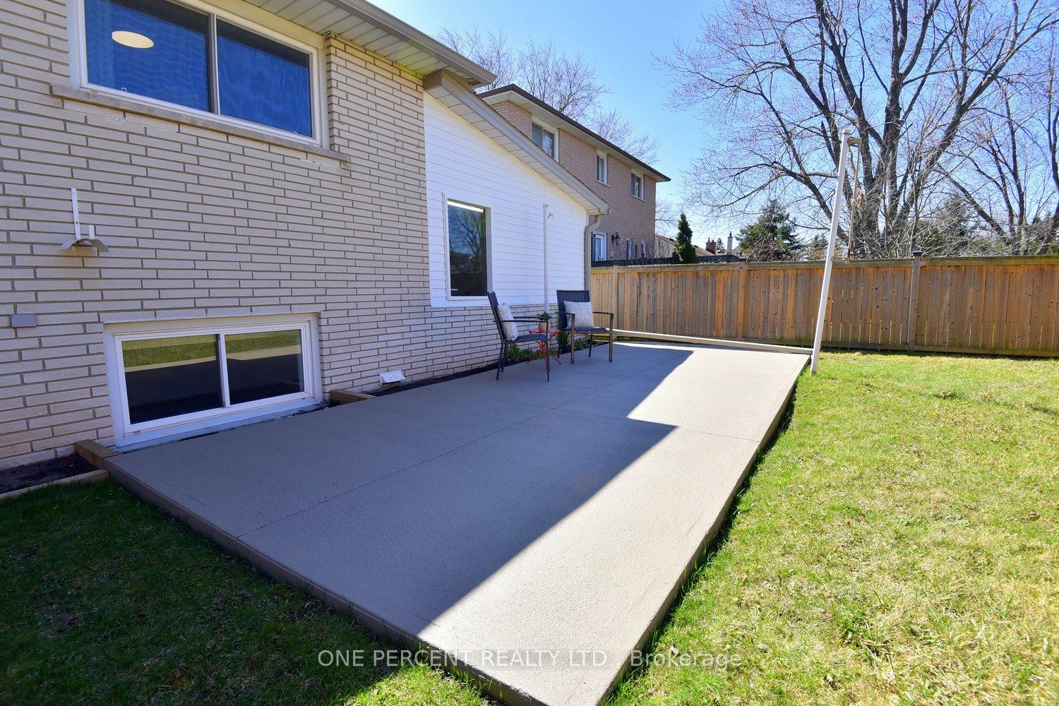 Photo 39 of 136 Eleanor Avenue, Hamilton, Eleanor — HOMEH