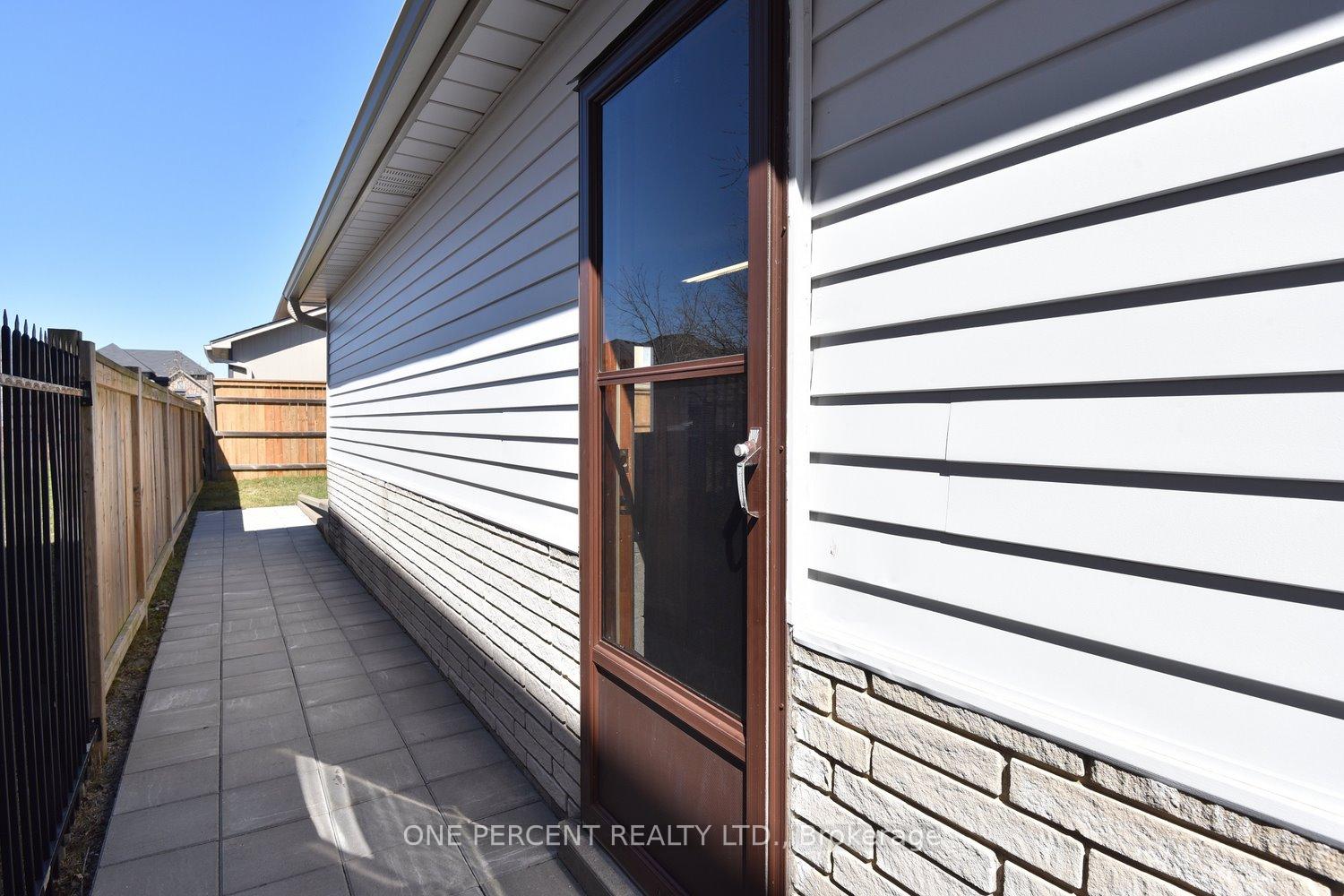 Photo 40 of 136 Eleanor Avenue, Hamilton, Eleanor — HOMEH
