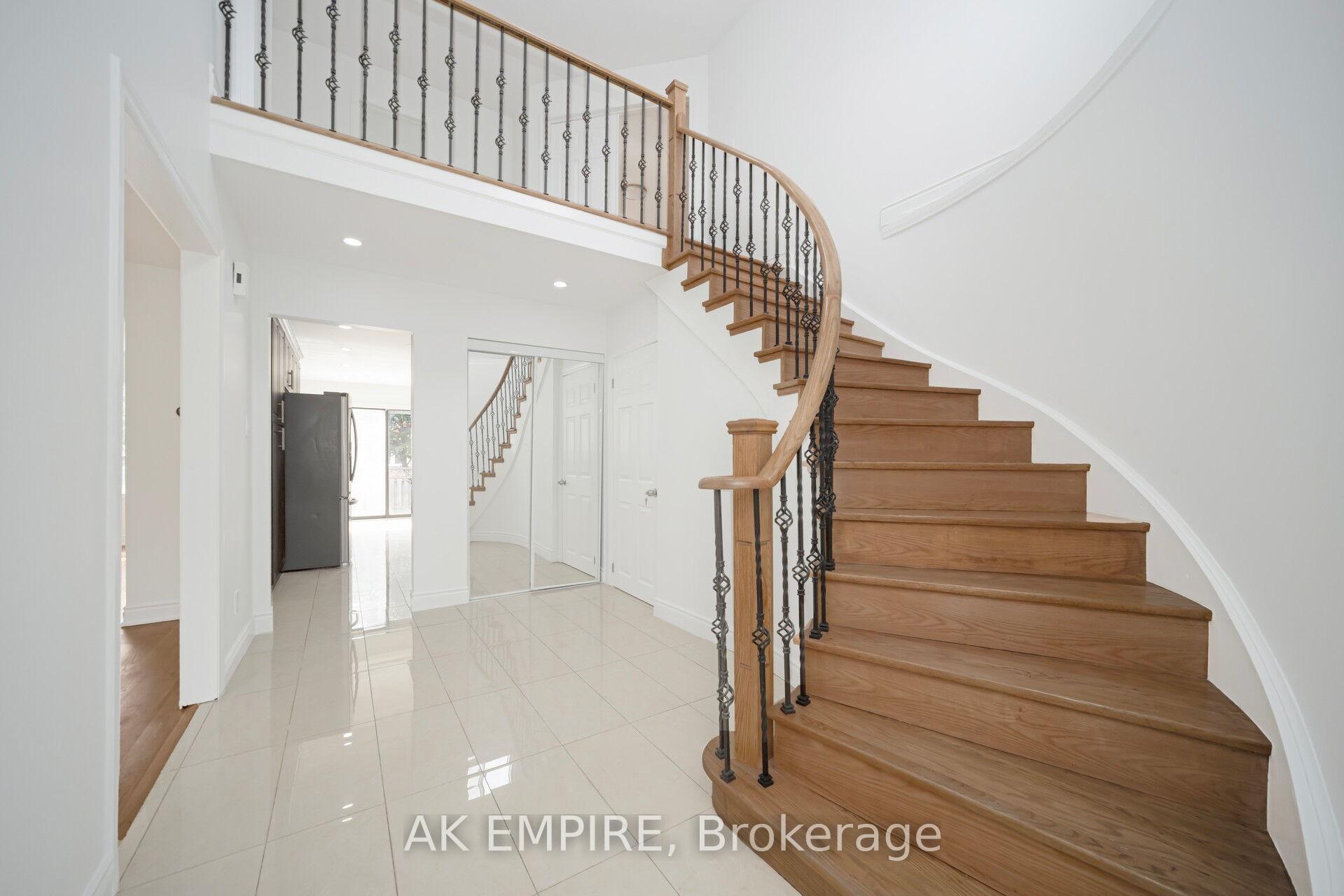 Photo 42 of 92 Whitehaven Drive, Brampton, Heart Lake West — HOMEH