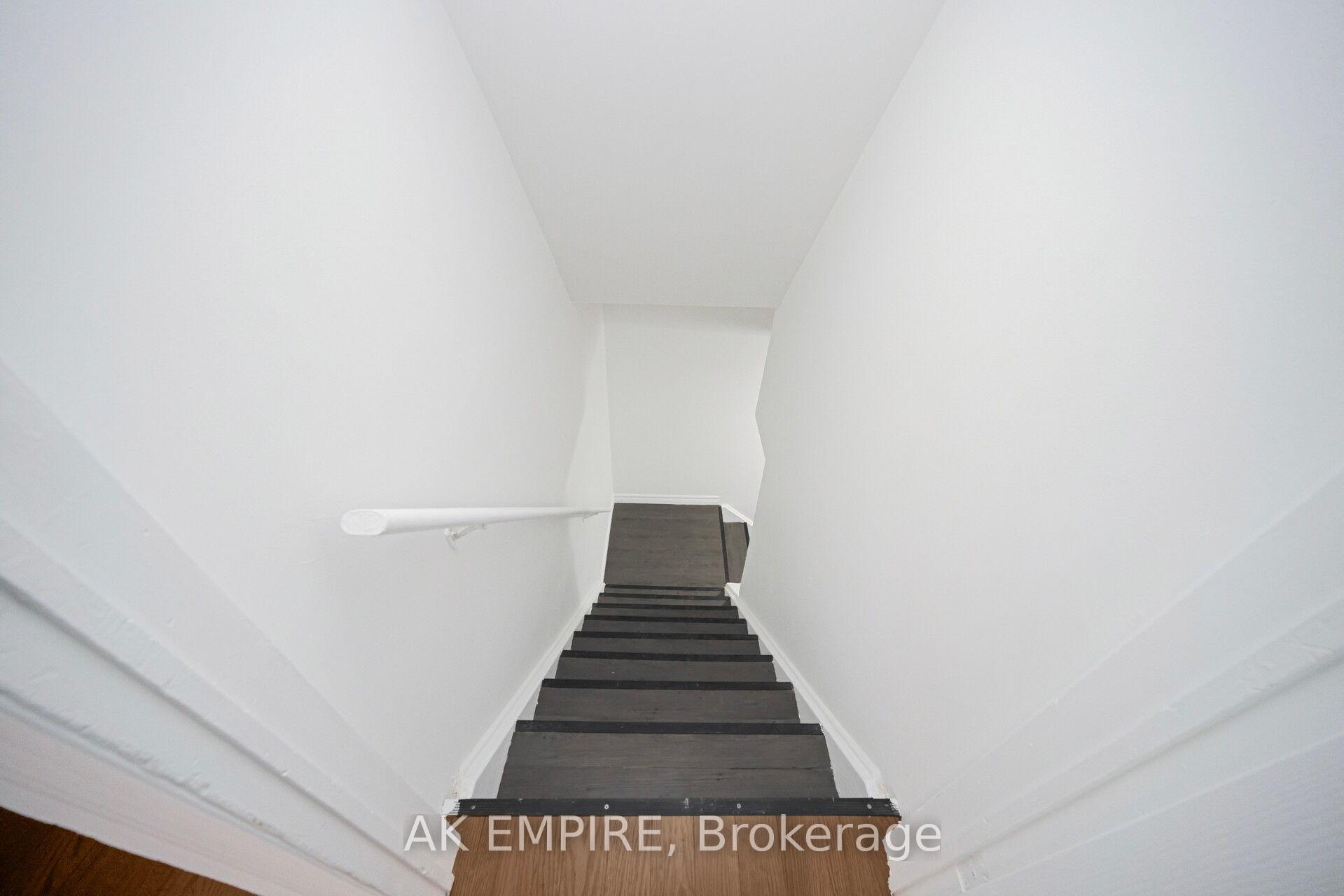 Photo 53 of 92 Whitehaven Drive, Brampton, Heart Lake West — HOMEH