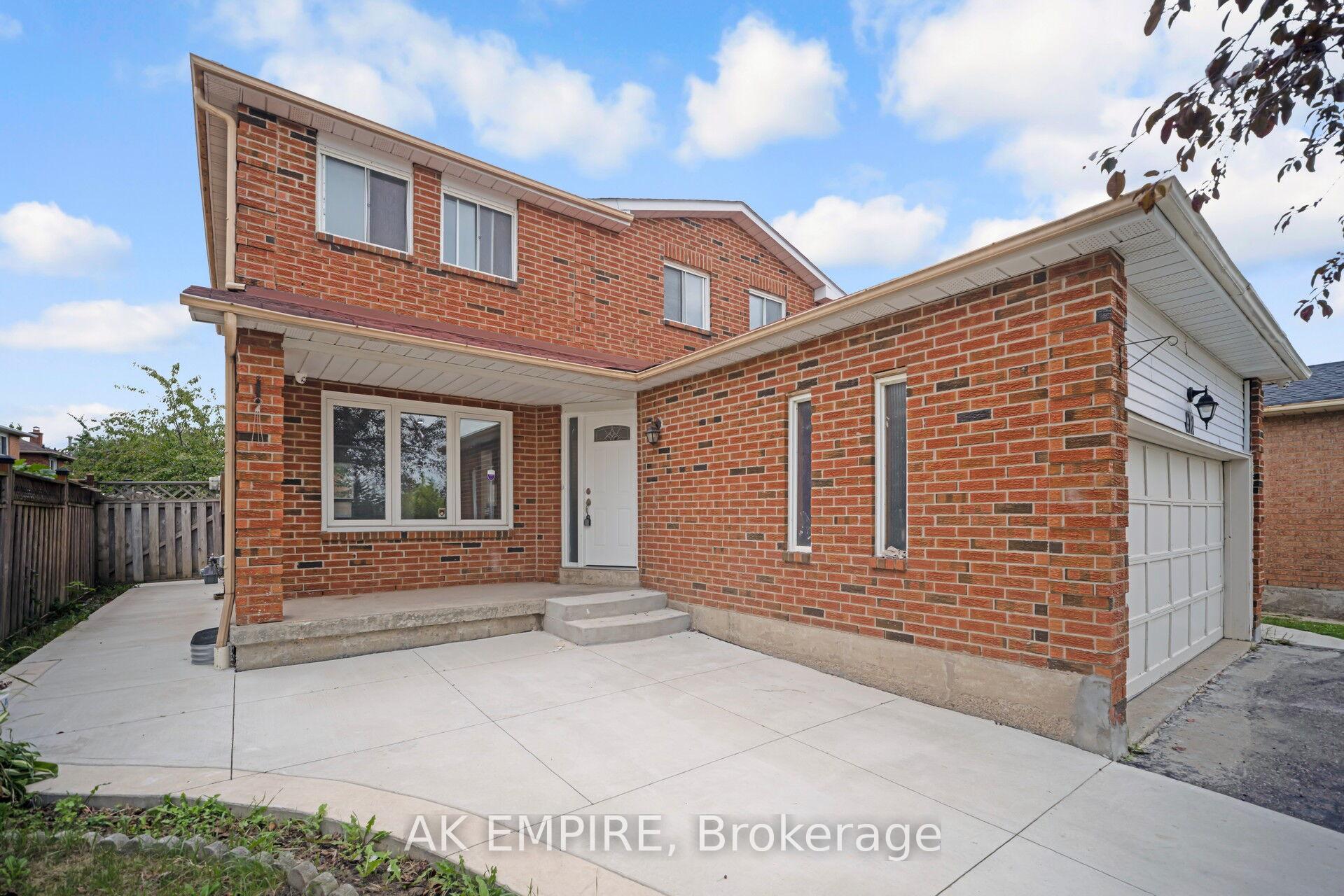 Photo 4 of 92 Whitehaven Drive, Brampton, Heart Lake West — HOMEH