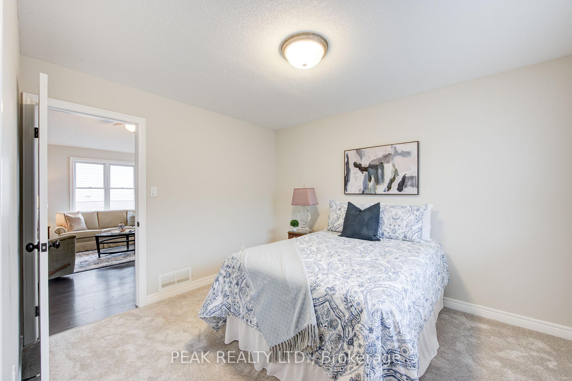 Photo 7 of 4 Hickory Lane, St. Thomas — HOMEH