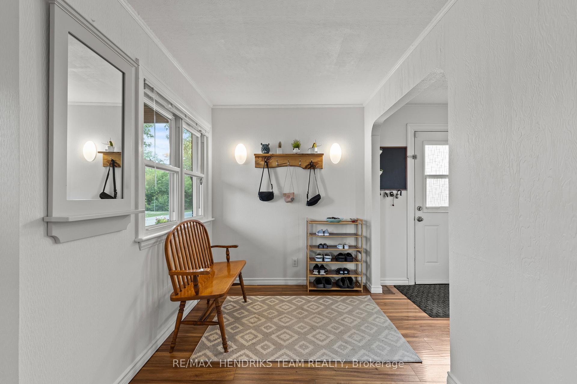 Photo 10 of 40 Alexandra Boulevard, St. Catharines, Secord Woods — HOMEH