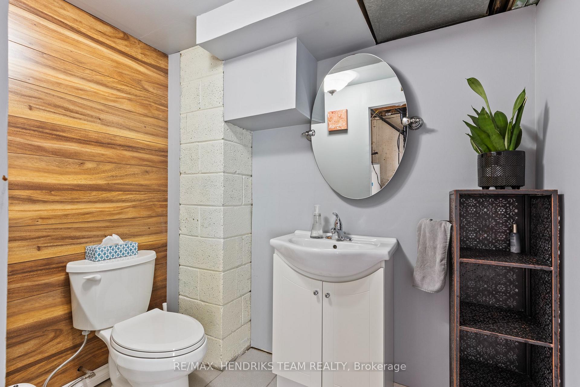 Photo 27 of 40 Alexandra Boulevard, St. Catharines, Secord Woods — HOMEH
