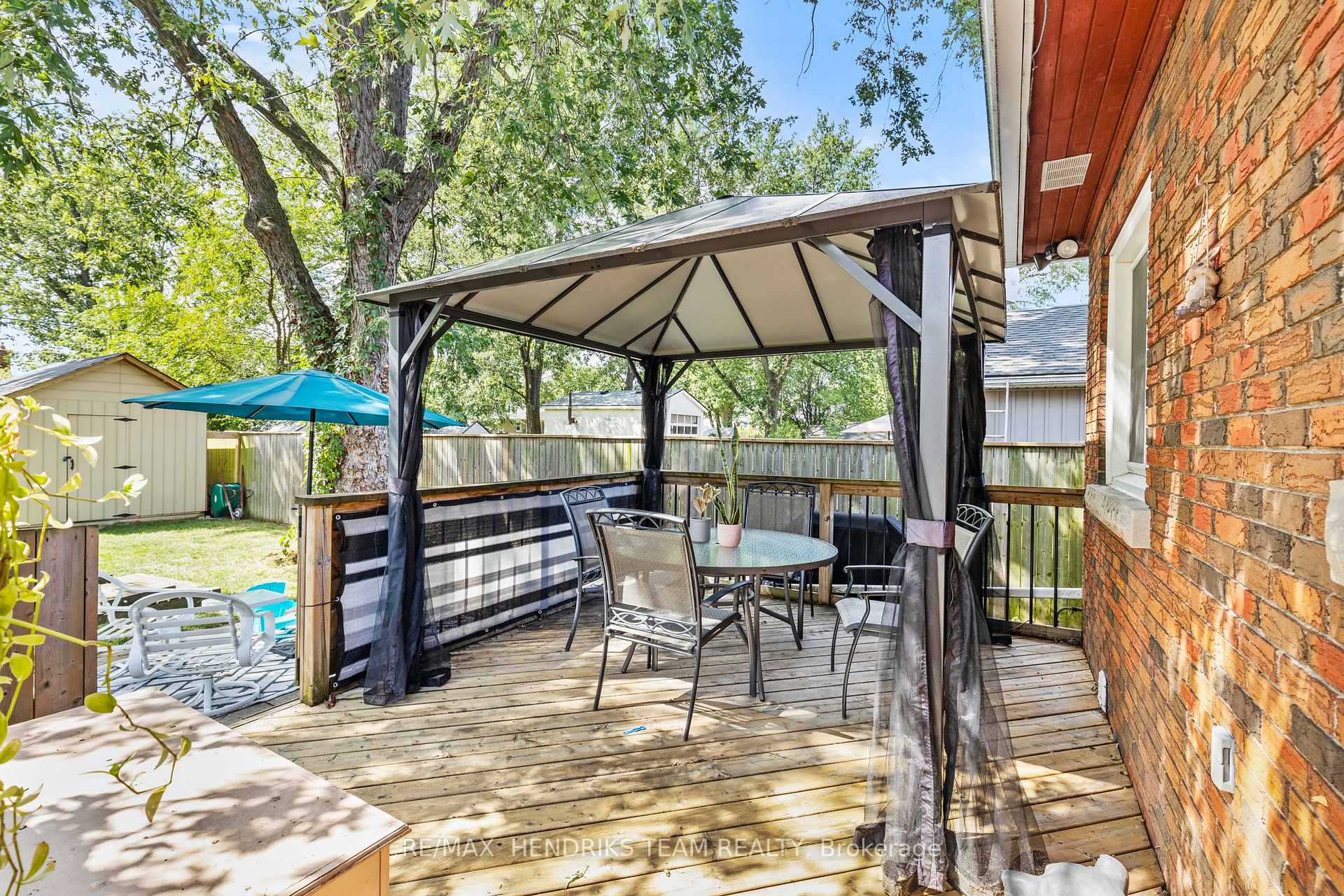 Photo 33 of 40 Alexandra Boulevard, St. Catharines, Secord Woods — HOMEH