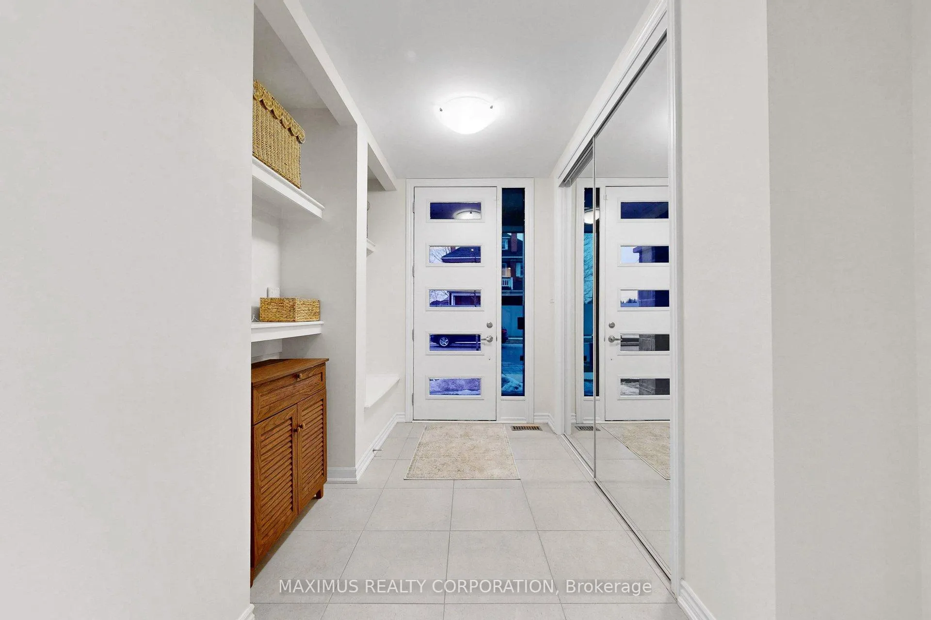 Photo 3 of 84 Thomas Frisby Jr Crescent, Markham, Victoria Square — HOMEH