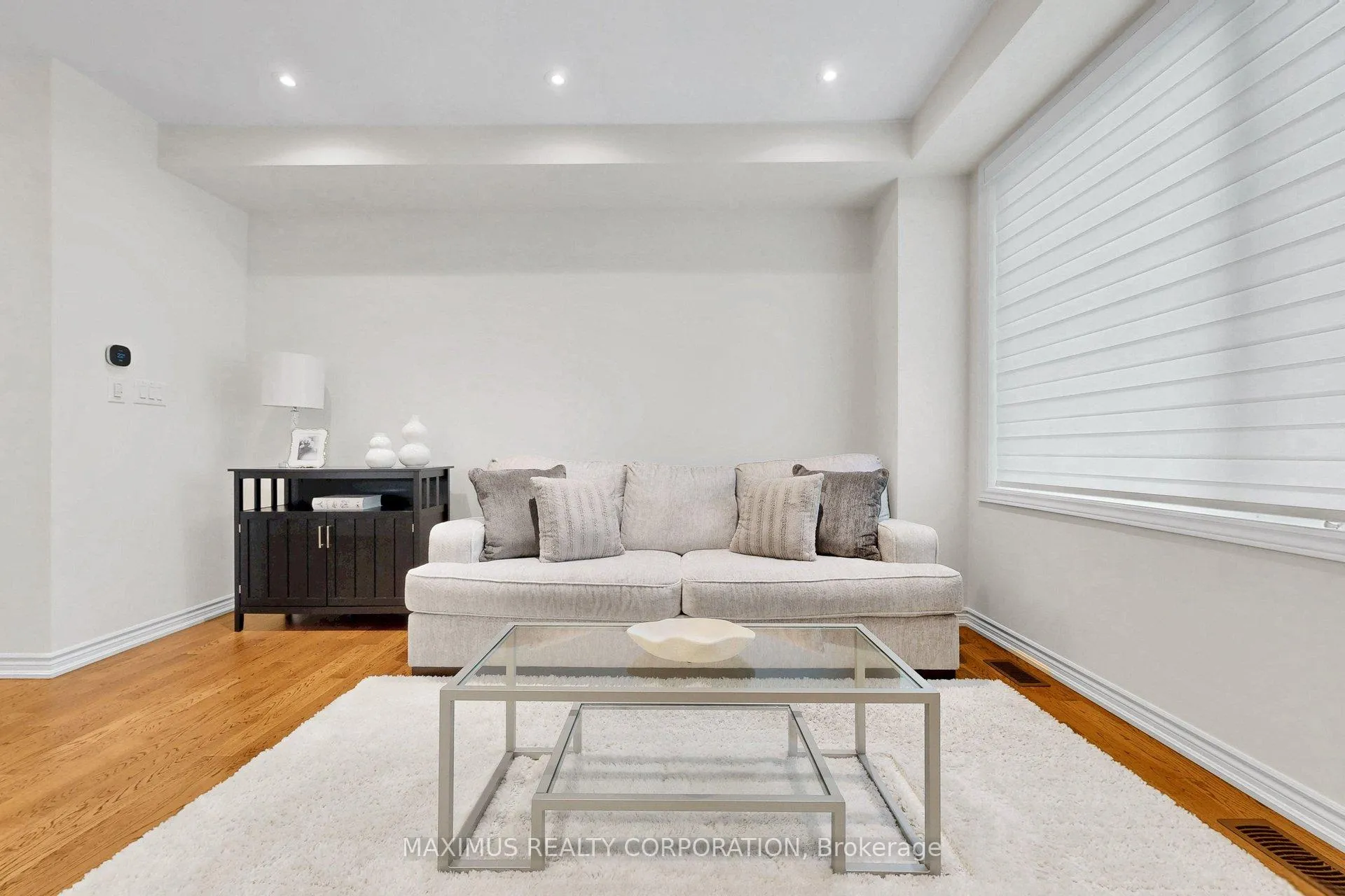 Photo 8 of 84 Thomas Frisby Jr Crescent, Markham, Victoria Square — HOMEH