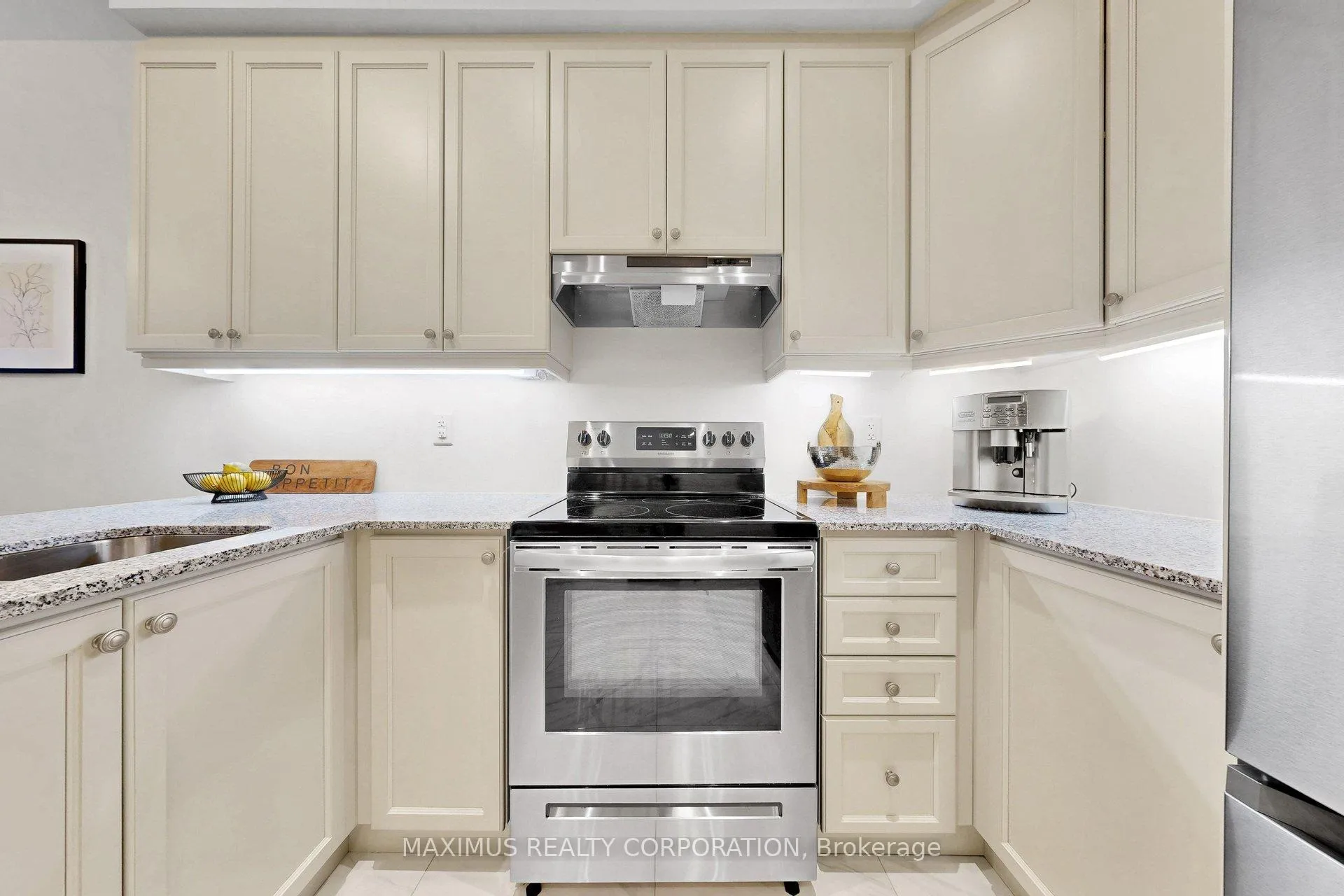 Photo 18 of 84 Thomas Frisby Jr Crescent, Markham, Victoria Square — HOMEH
