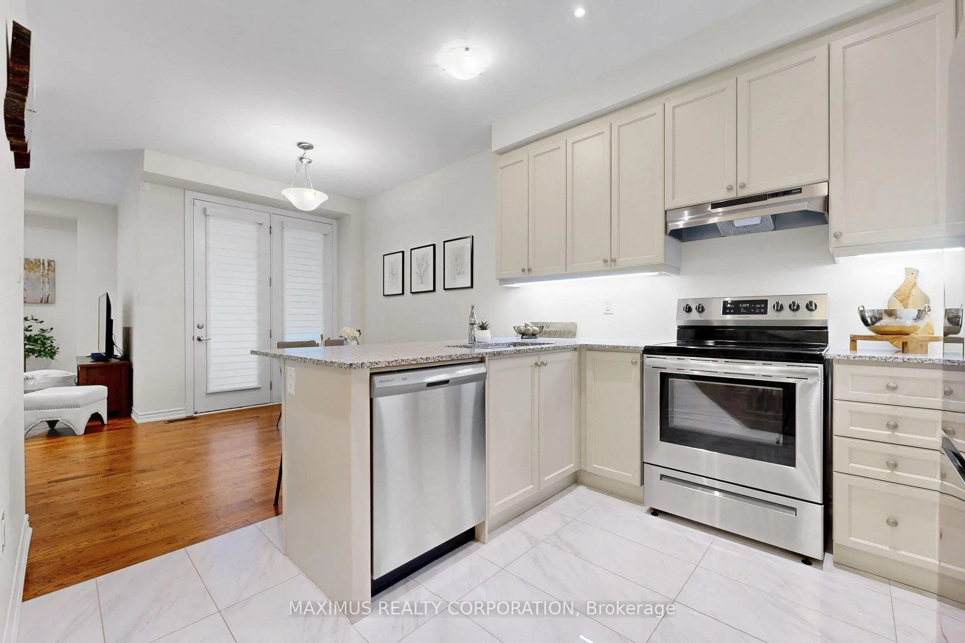 Photo 21 of 84 Thomas Frisby Jr Crescent, Markham, Victoria Square — HOMEH