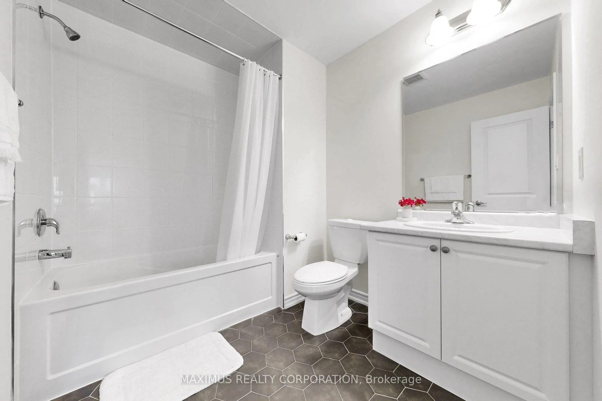 Photo 37 of 84 Thomas Frisby Jr Crescent, Markham, Victoria Square — HOMEH