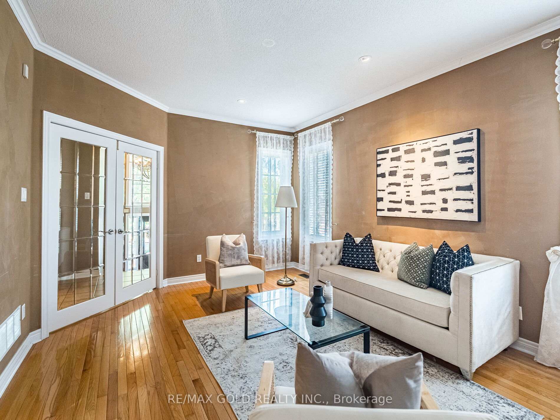 Photo 6 of 12 Twin Willow Crescent, Brampton, Snelgrove — HOMEH