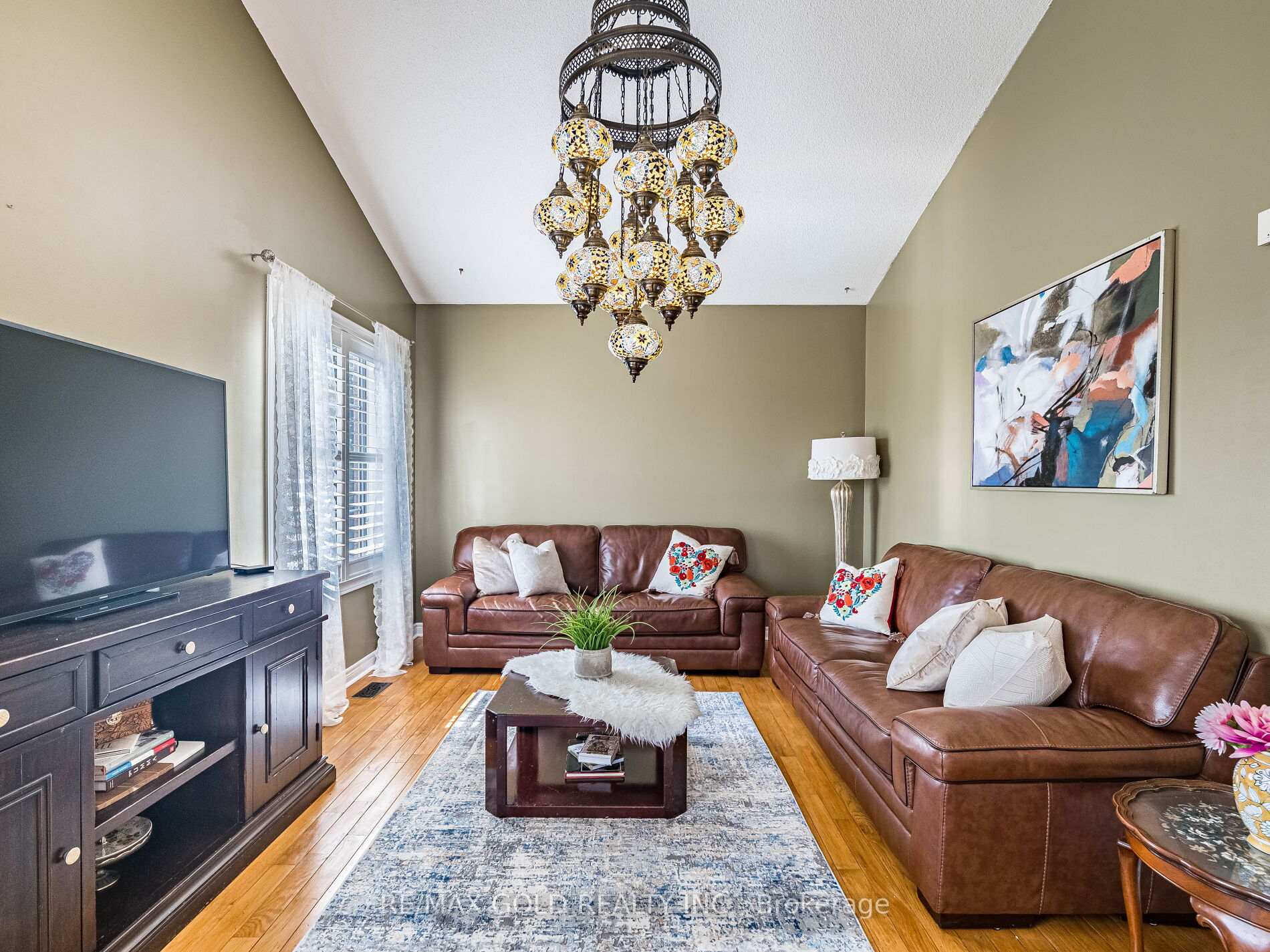 Photo 10 of 12 Twin Willow Crescent, Brampton, Snelgrove — HOMEH